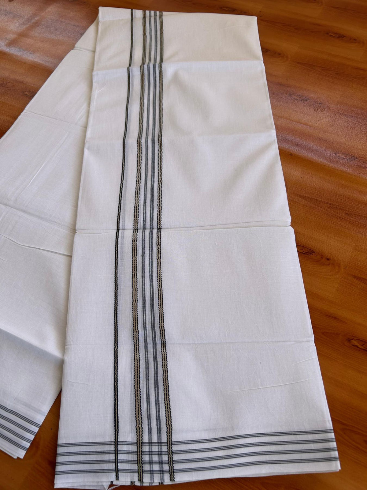 Double Pure White Mundu/ Dhoti - 20% Discount ! Kaitharikada Balaramapuram 100% Cotton 100x80 - 1.25 inch Silver Kasav & Black Striped Kara 3.90 mtr (8 muzham) - 7 KK5528 VAS