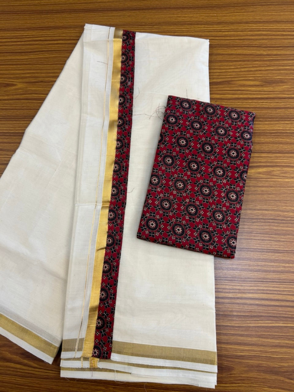 26% DISCOUNT ! KaithariKada Balaramapuram 100% Cotton Double OFF WHITE (Unbleached) Mundu/Dhoti (80X72) cotton mix with Dark Maroon Kalamkari Shirt Material combo - 10KK5243 PMC