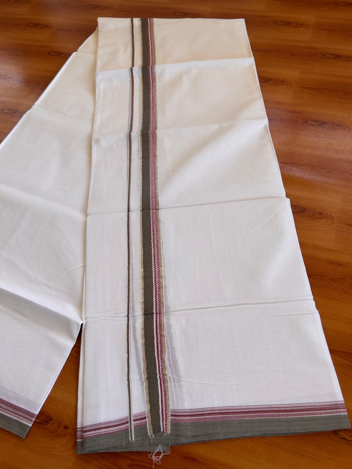 Double Pure White Mundu/ Dhoti - 20% Discount ! Kaitharikada Balaramapuram 100% Cotton 100x80 - 0.5 inch Silver Kasav, SageGreen ,Light Maroon & White Design Kara 3.90 mtr (8 muzham) - 12 KK5528 VAS
