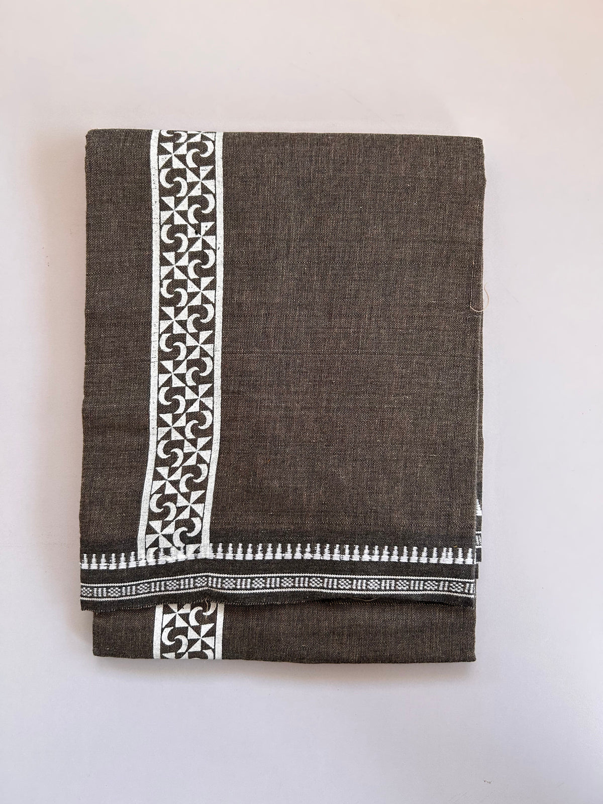 Single Kaily / Lungi - Kaitharikada - Mixed Cotton - 2/40s twisted - 2 inch White Printed Design Kuppadam Kara Sand Brown & Black Colour Body (2 meter / 4 muzham) - 34 KK8089 SAT