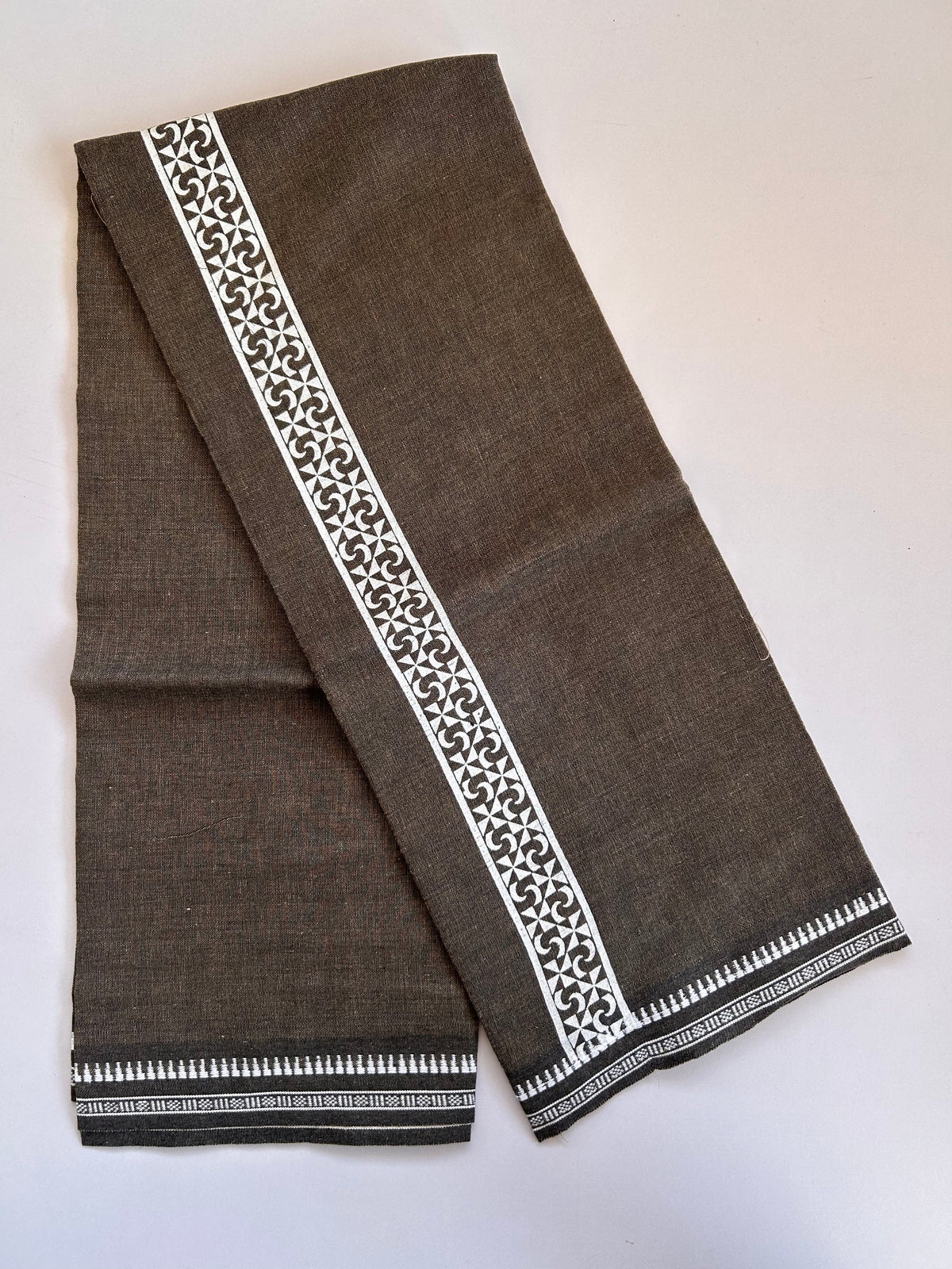 Single Kaily / Lungi - Kaitharikada - Mixed Cotton - 2/40s twisted - 2 inch White Printed Design Kuppadam Kara Sand Brown & Black Colour Body (2 meter / 4 muzham) - 34 KK8089 SAT