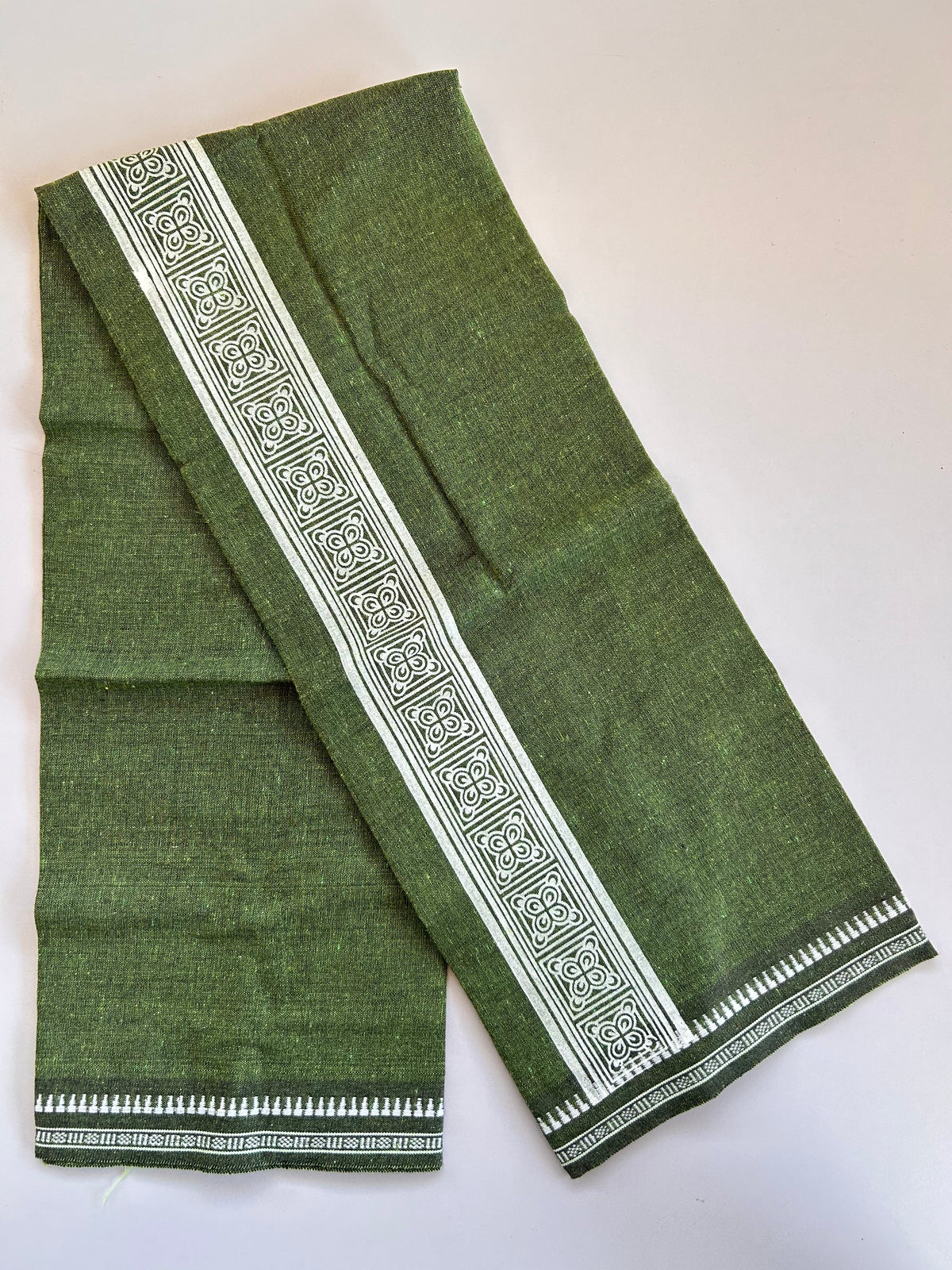 Single Kaily / Lungi - Kaitharikada - Mixed Cotton - 2/40s twisted - 2 inch White Printed Design Kuppadam Kara Light Green & Black Colour Body (2 meter / 4 muzham) - 35 KK8089 SAT