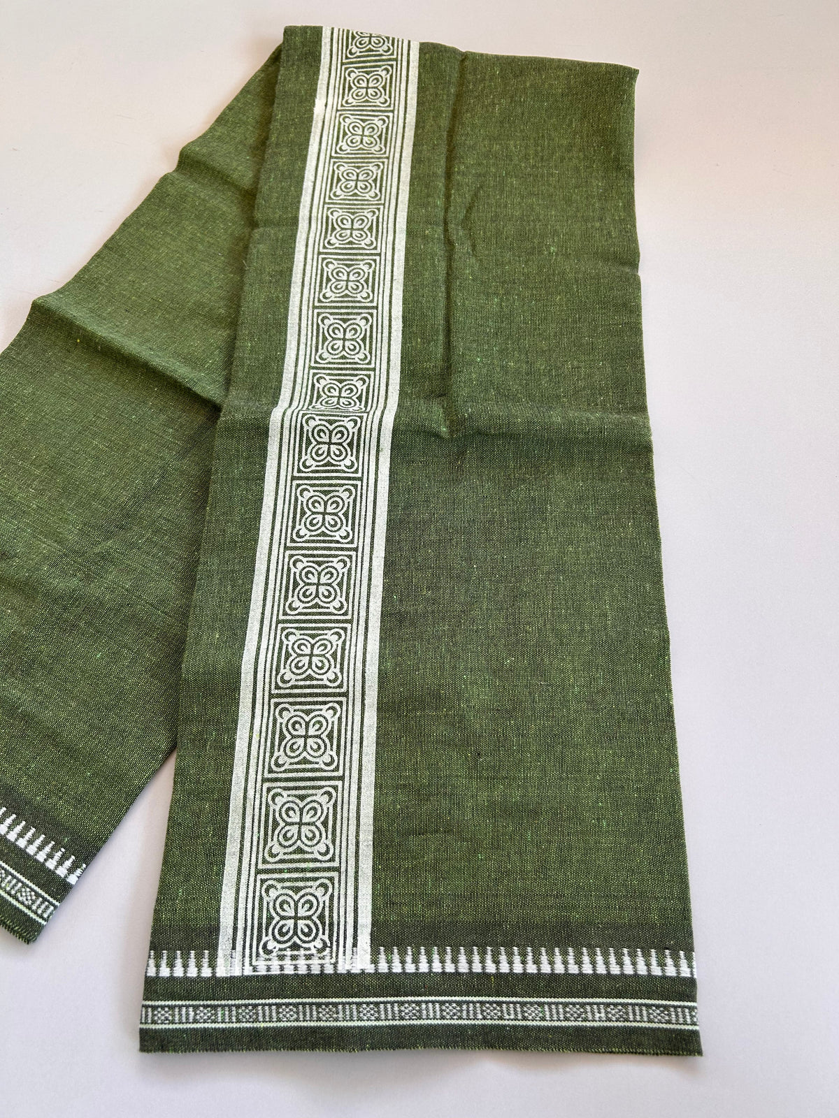 Single Kaily / Lungi - Kaitharikada - Mixed Cotton - 2/40s twisted - 2 inch White Printed Design Kuppadam Kara Light Green & Black Colour Body (2 meter / 4 muzham) - 35 KK8089 SAT