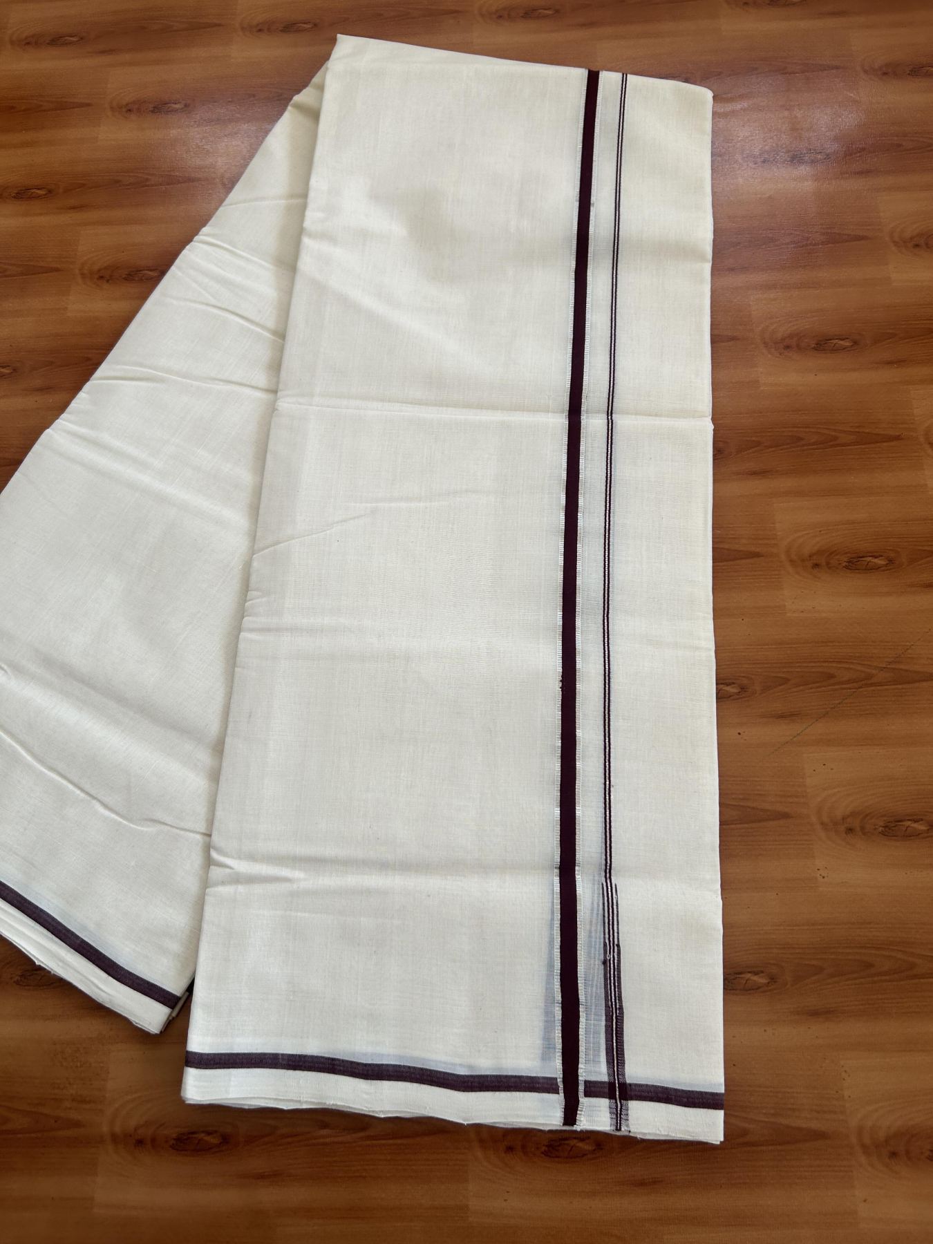 25% Discount!! KaithariKada Handloom Millpaav - Kerala Handloom - 100% Pure Cotton Off White Double Mundu/Dothi - (Unbleached) - 80x90 - 0.5 Inch Silver Kasav Dark Maroon Puliyilakkara chutty 4 mtr (8.5 Muzham) - 51 KK5383 RAM