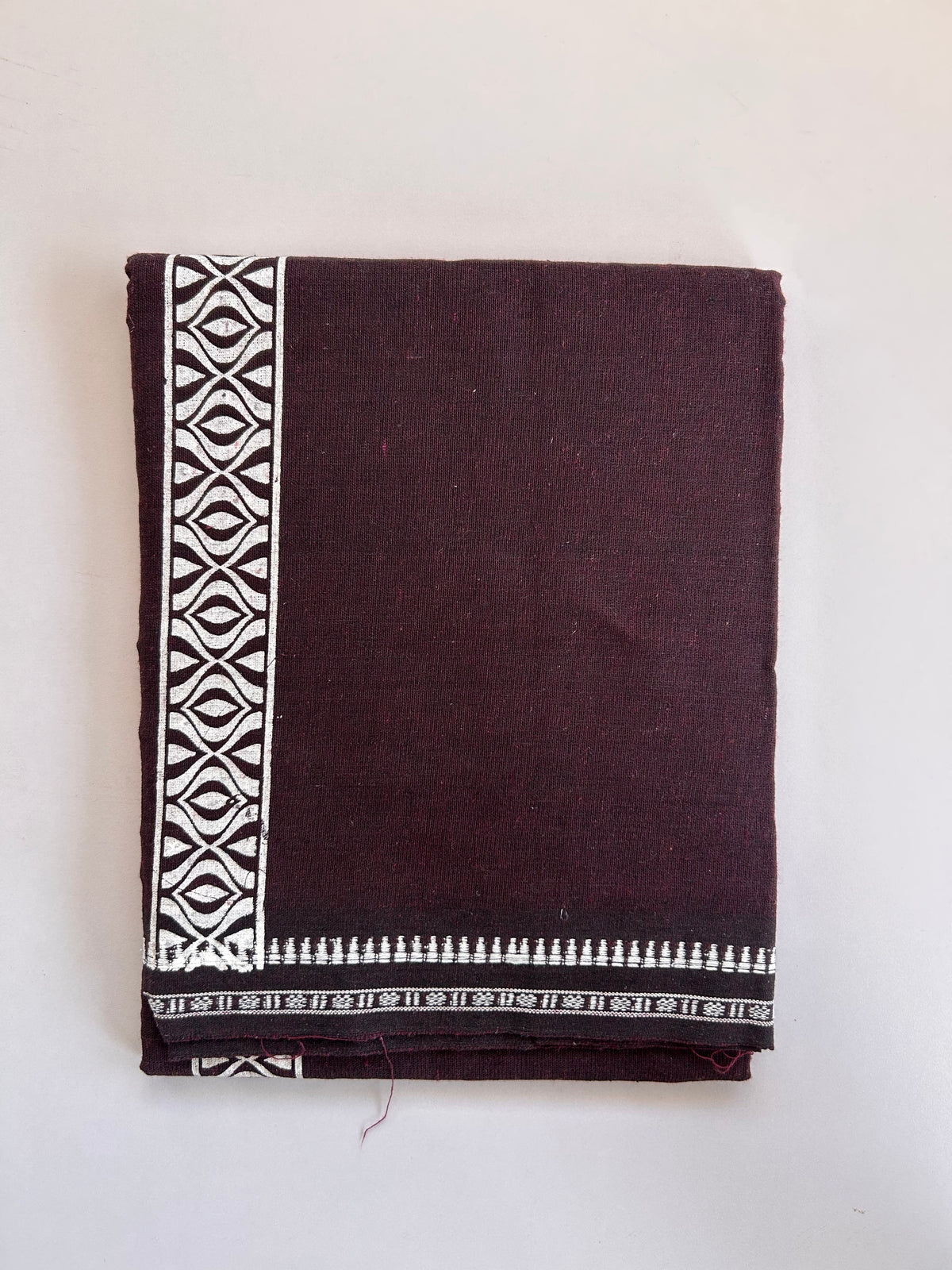 Single Kaily / Lungi - Kaitharikada - Mixed Cotton - 2/40s twisted - 2 inch White Printed Design Kuppadam Kara Wine Purple & Black Colour Body (2 meter / 4 muzham) - 38 KK8089 SAT