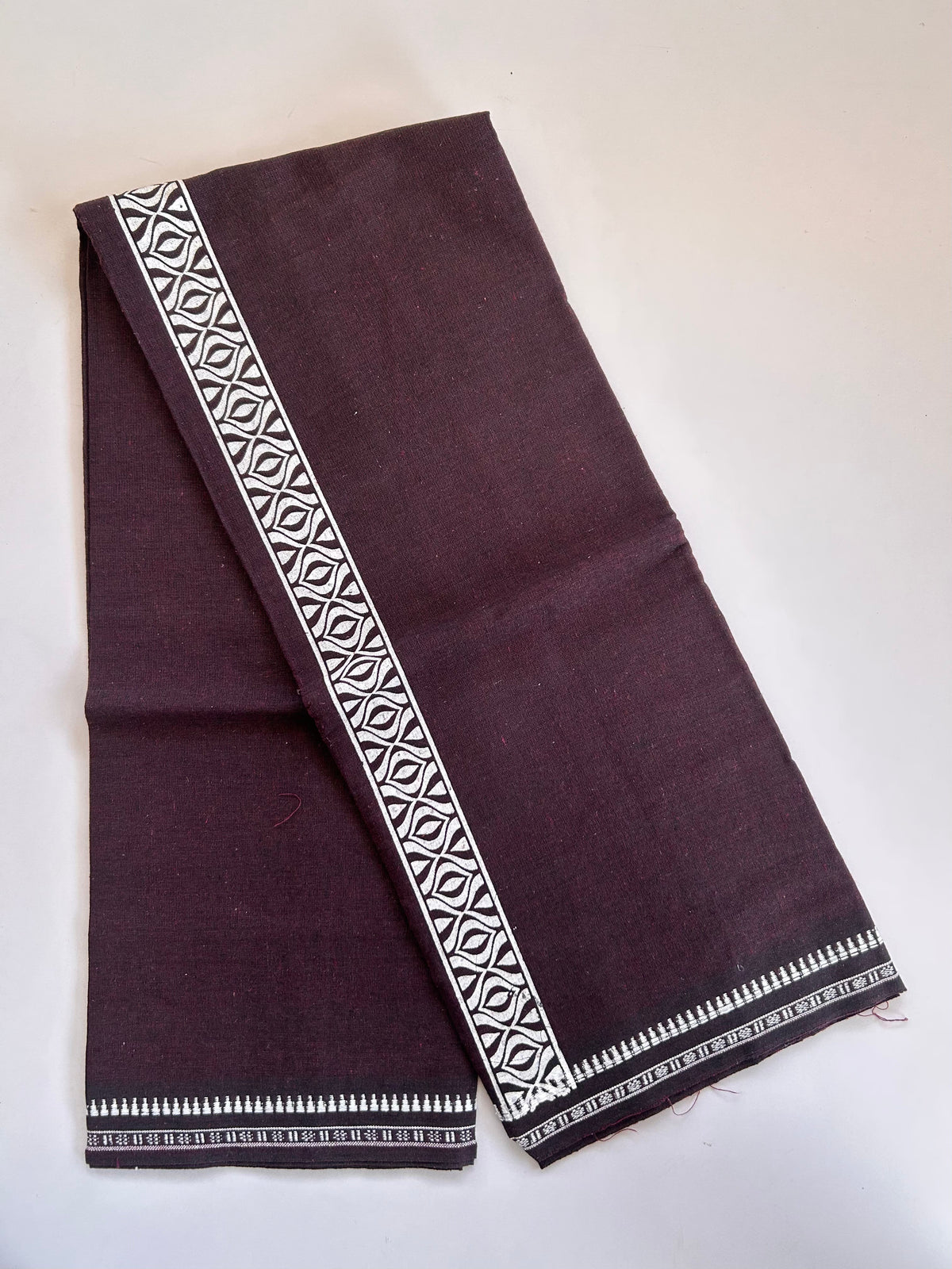 Single Kaily / Lungi - Kaitharikada - Mixed Cotton - 2/40s twisted - 2 inch White Printed Design Kuppadam Kara Wine Purple & Black Colour Body (2 meter / 4 muzham) - 38 KK8089 SAT
