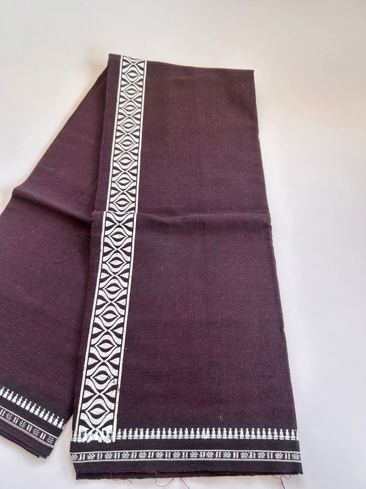 Single Kaily / Lungi - Kaitharikada - Mixed Cotton - 2/40s twisted - 2 inch White Printed Design Kuppadam Kara Wine Purple & Black Colour Body (2 meter / 4 muzham) - 38 KK8089 SAT