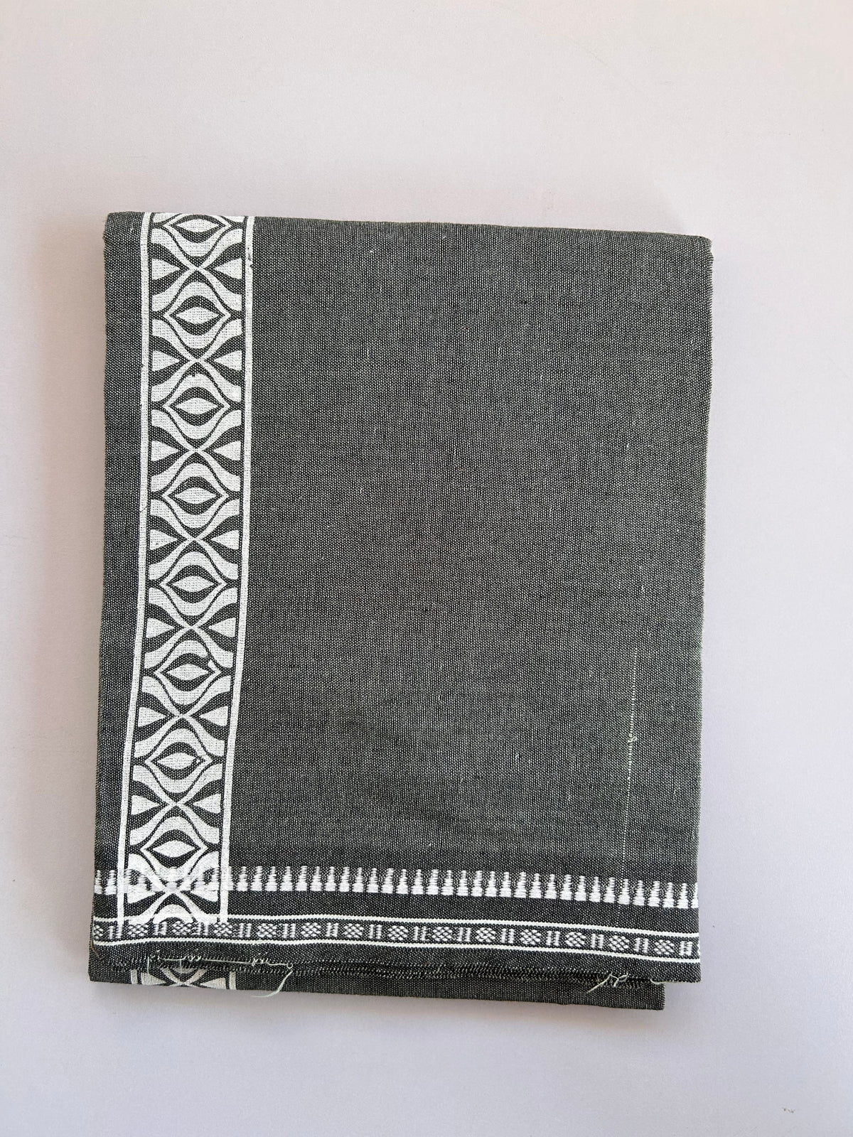 Single Kaily / Lungi - Kaitharikada - Mixed Cotton - 2/40s twisted - 2 inch White Printed Design Kuppadam Kara Pestel Green & Black Colour Body (2 meter / 4 muzham) - 39 KK8089 SAT