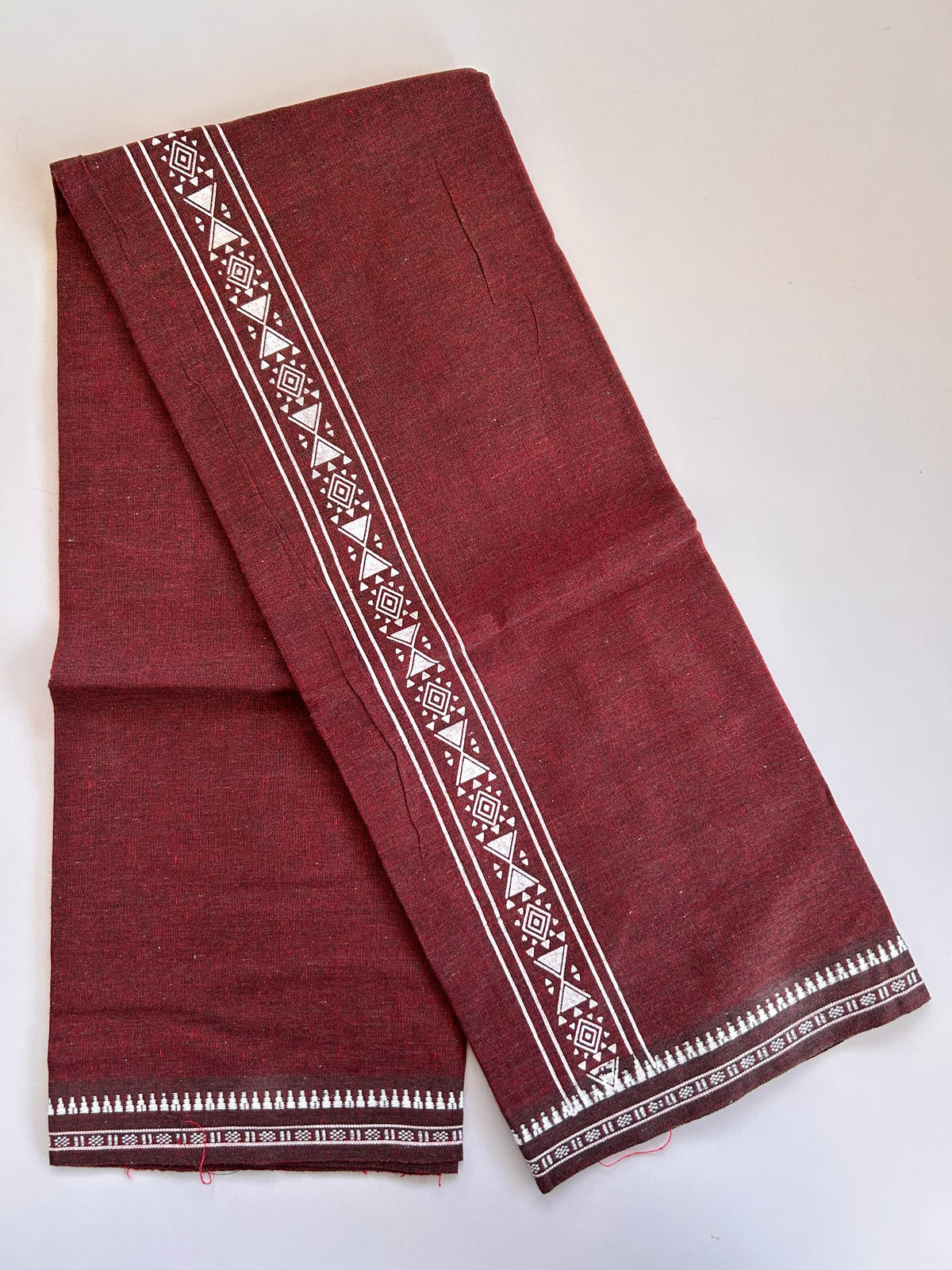 Single Kaily / Lungi - Kaitharikada - Mixed Cotton - 2/40s twisted - 2 inch White Printed Design Kuppadam Kara Maroon & Black Colour Body (2 meter / 4 muzham) - 41 KK8089 SAT
