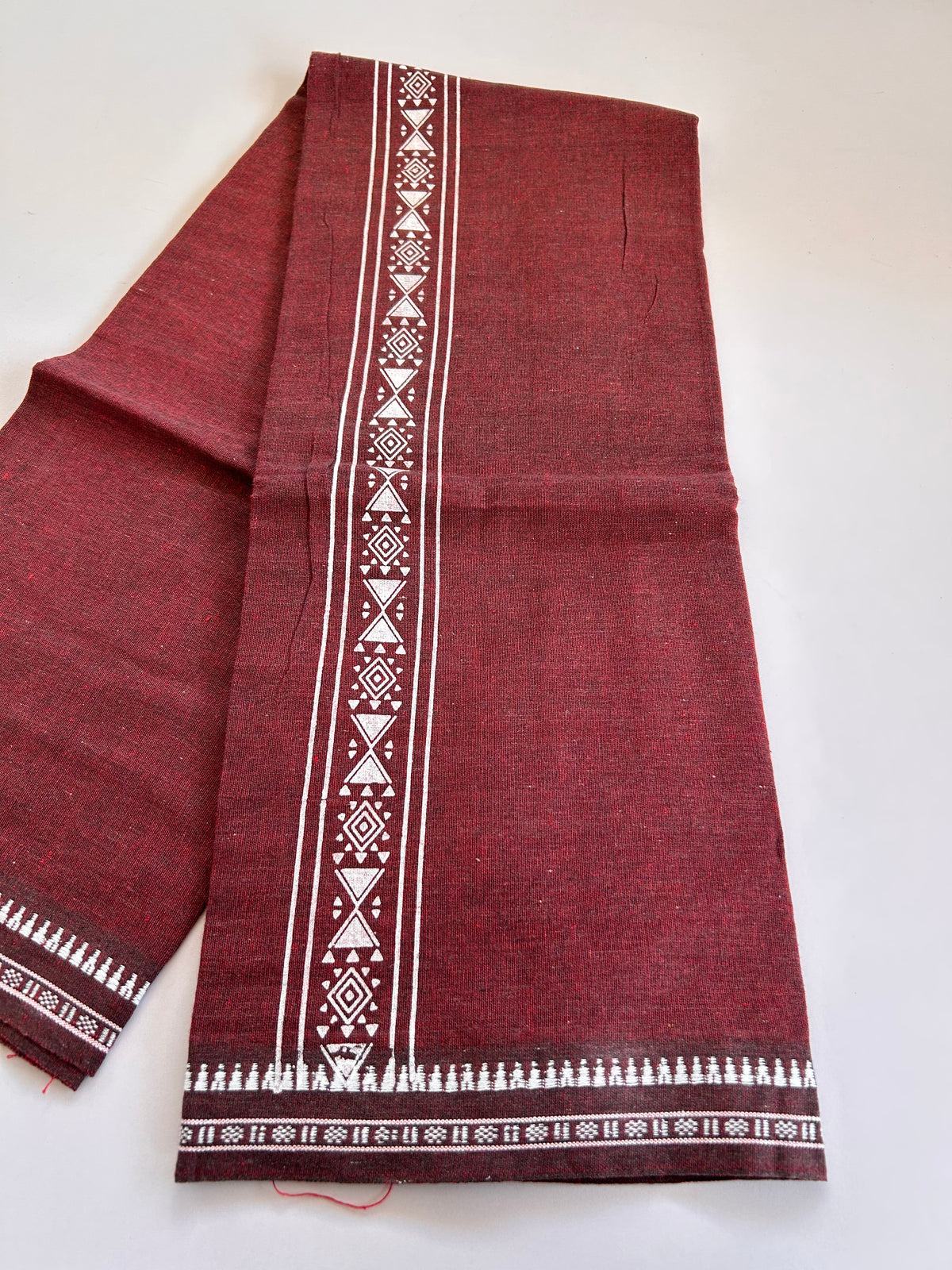 Single Kaily / Lungi - Kaitharikada - Mixed Cotton - 2/40s twisted - 2 inch White Printed Design Kuppadam Kara Maroon & Black Colour Body (2 meter / 4 muzham) - 41 KK8089 SAT