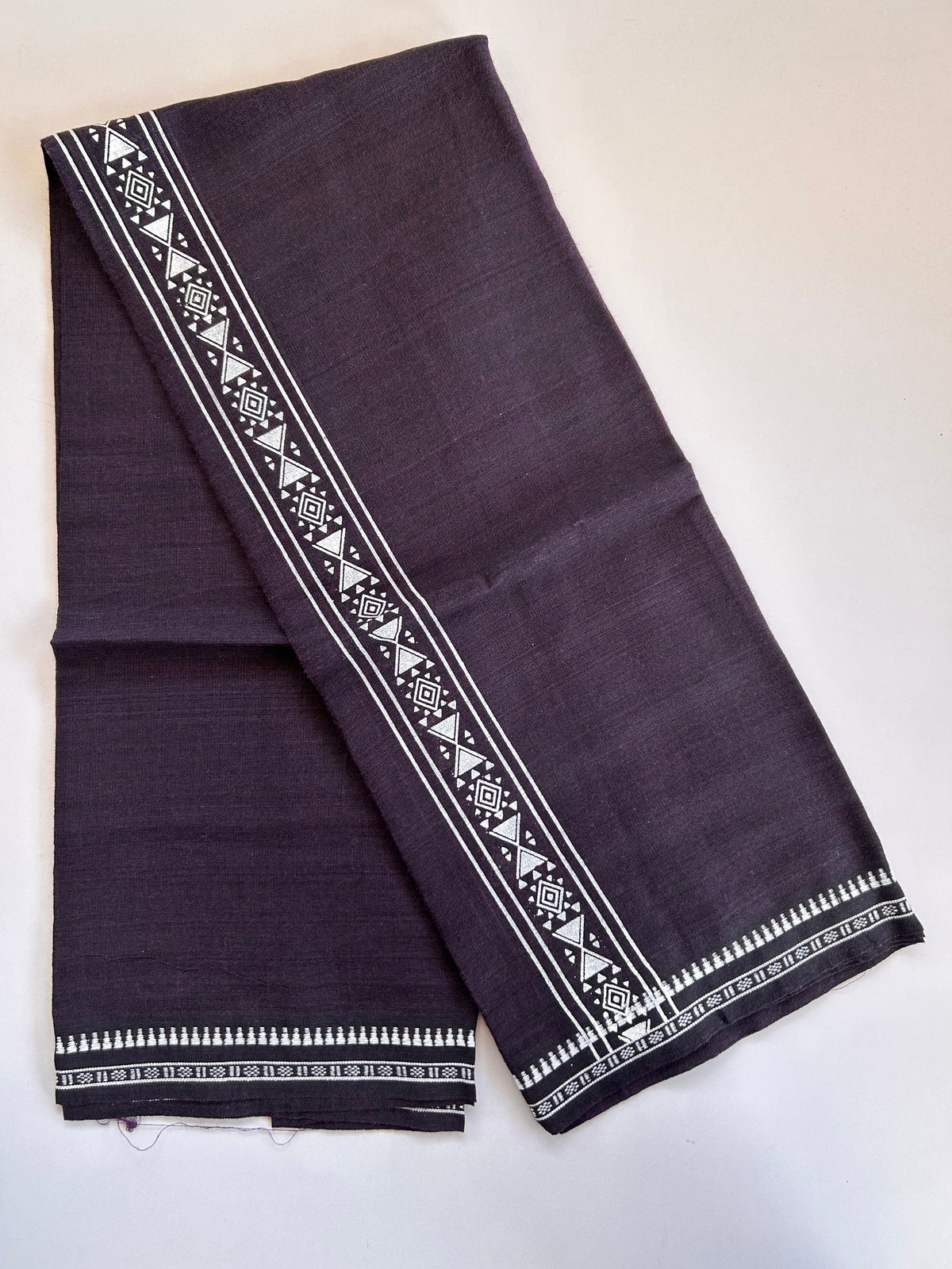 Single Kaily / Lungi - Kaitharikada - Mixed Cotton - 2/40s twisted - 2 inch White Printed Design Kuppadam Kara Grape Wine & Black Colour Body (2 meter / 4 muzham) - 42 KK8089 SAT