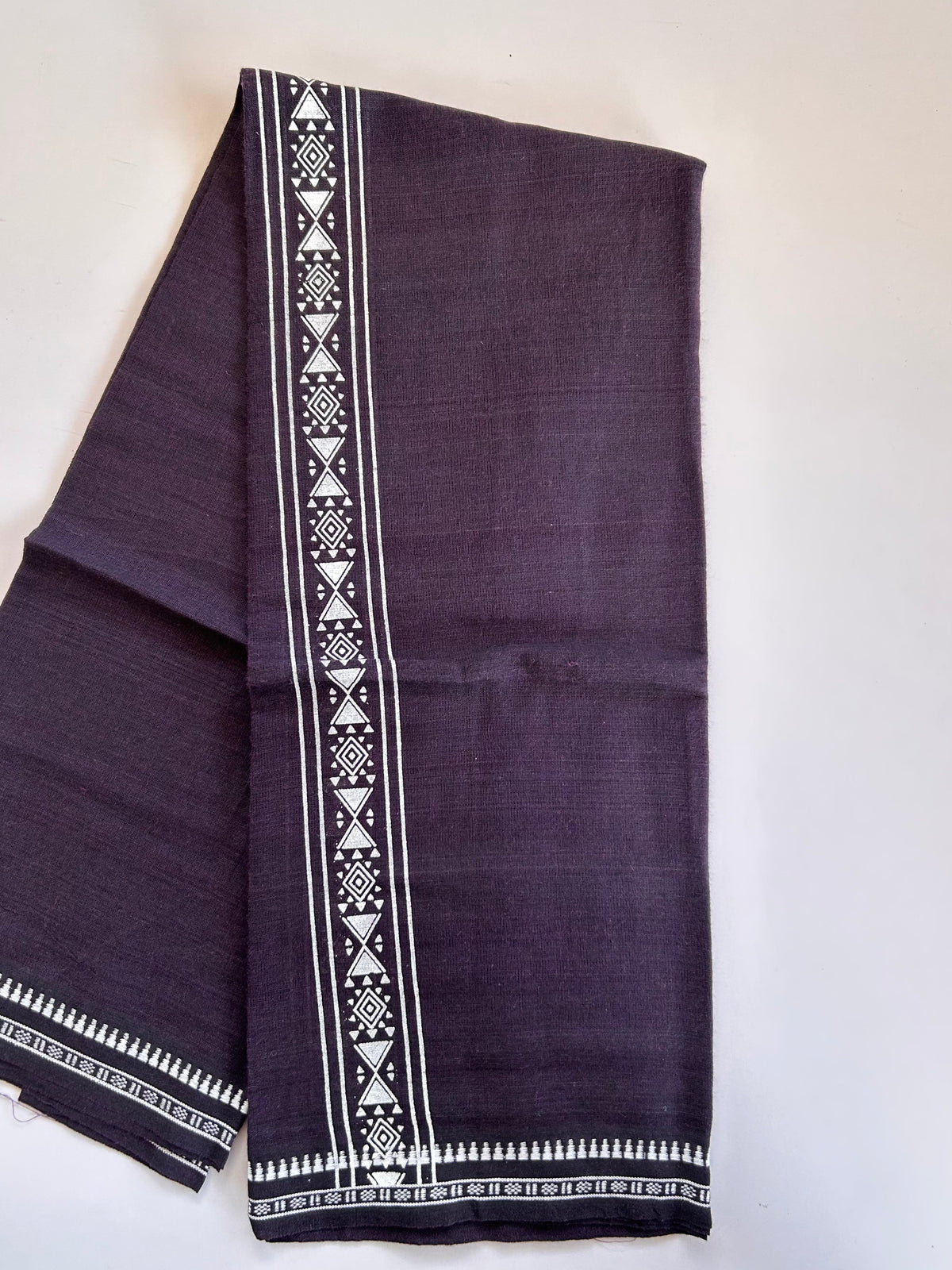 Single Kaily / Lungi - Kaitharikada - Mixed Cotton - 2/40s twisted - 2 inch White Printed Design Kuppadam Kara Grape Wine & Black Colour Body (2 meter / 4 muzham) - 42 KK8089 SAT