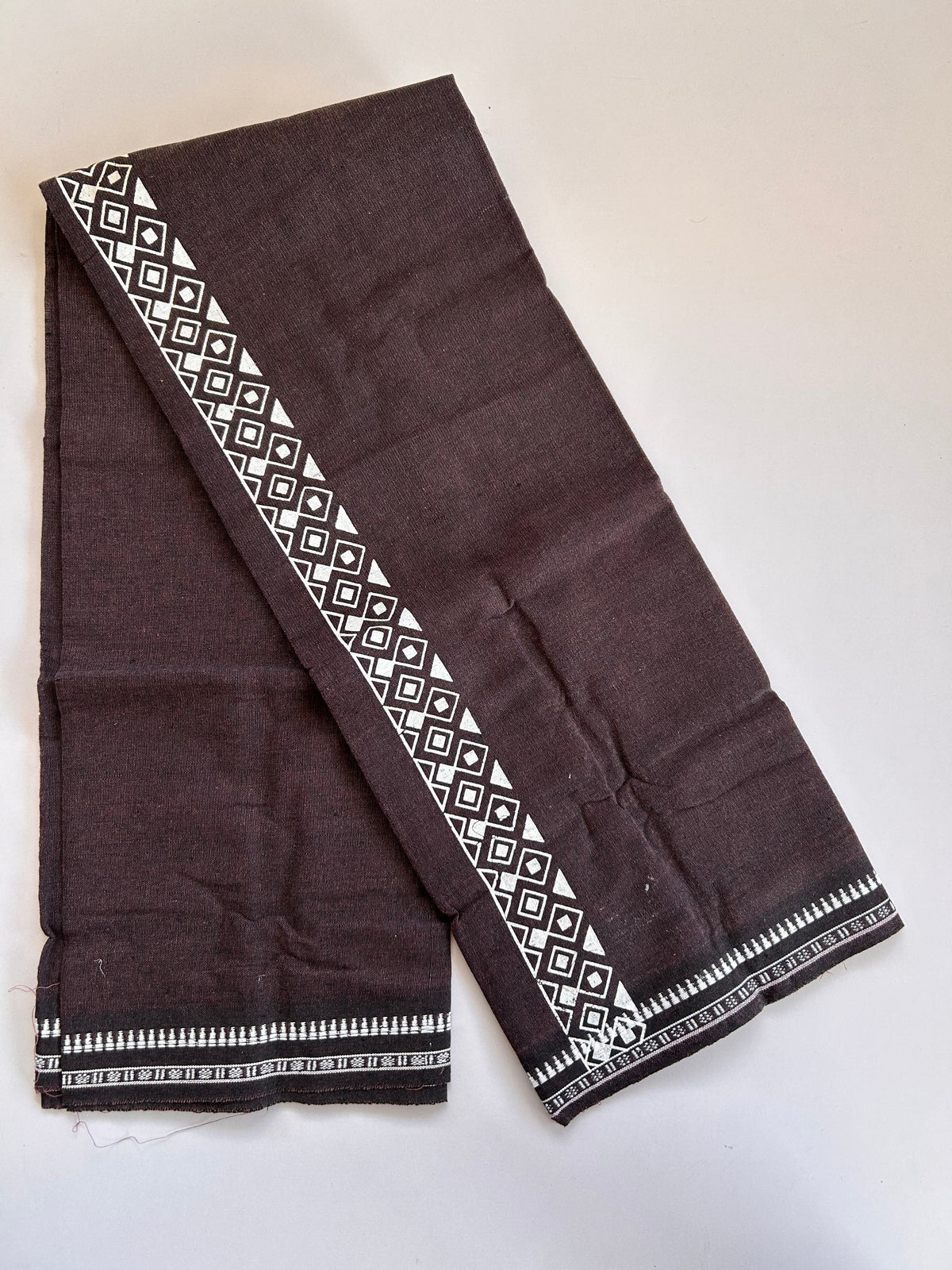 Single Kaily / Lungi - Kaitharikada - Mixed Cotton - 2/40s twisted - 2 inch White Printed Design Kuppadam Kara Dusty Maroon & Black Colour Body (2 meter / 4 muzham) - 45 KK8089 SAT