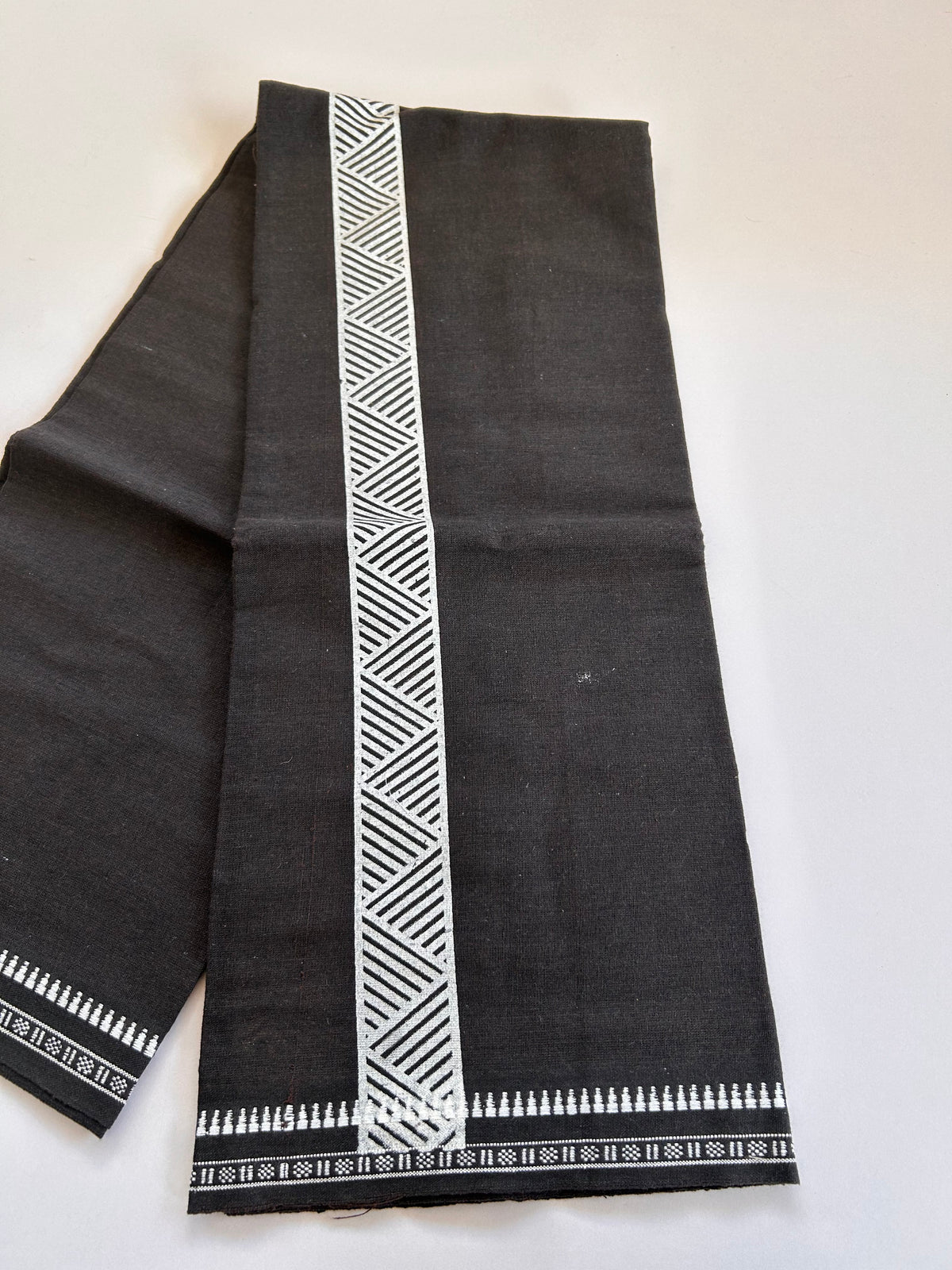 Single Kaily / Lungi - Kaitharikada - Mixed Cotton - 2/40s twisted - 2 inch White Printed Design Kuppadam Kara Dark Brown & Black Colour Body (2 meter / 4 muzham) - 48 KK8089 SAT