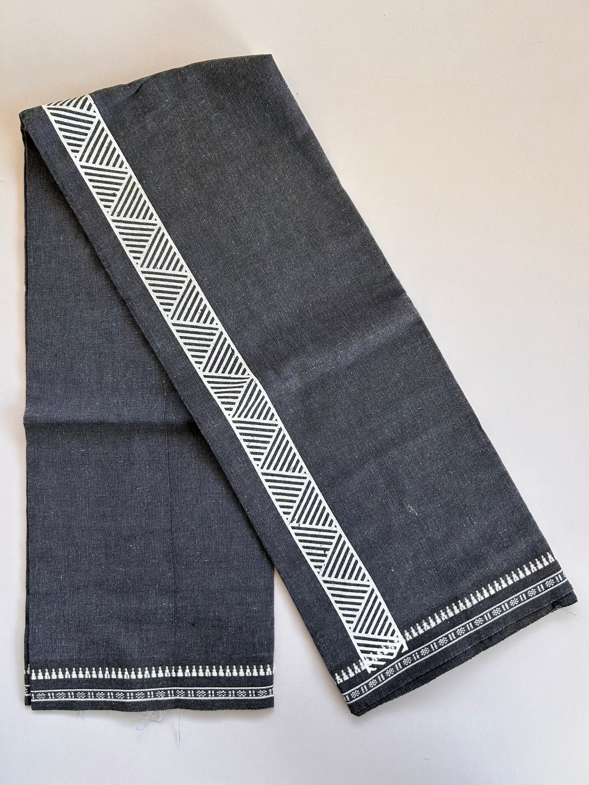 Single Kaily / Lungi - Kaitharikada - Mixed Cotton - 2/40s twisted - 2 inch White Printed Design Kuppadam Kara Purple Ash & Black Colour Body (2 meter / 4 muzham) - 50 KK8089 SAT
