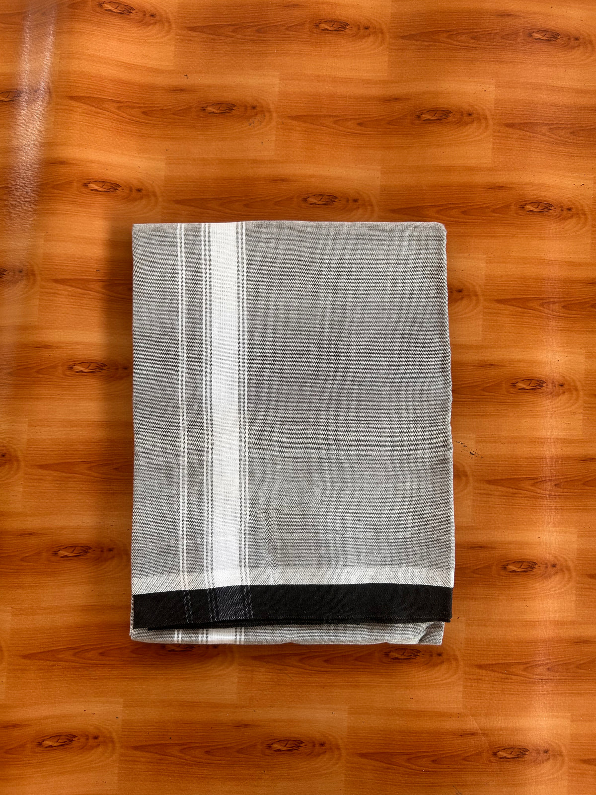 Kaitharikada - Single Kaily / Lungi - Mixed Cotton - (2/40s) twisted - 1.25 inch white Striped kara with Ash Green & White Shaded colour body (2 meter / 4 muzham) - 14 KK8091 SAT