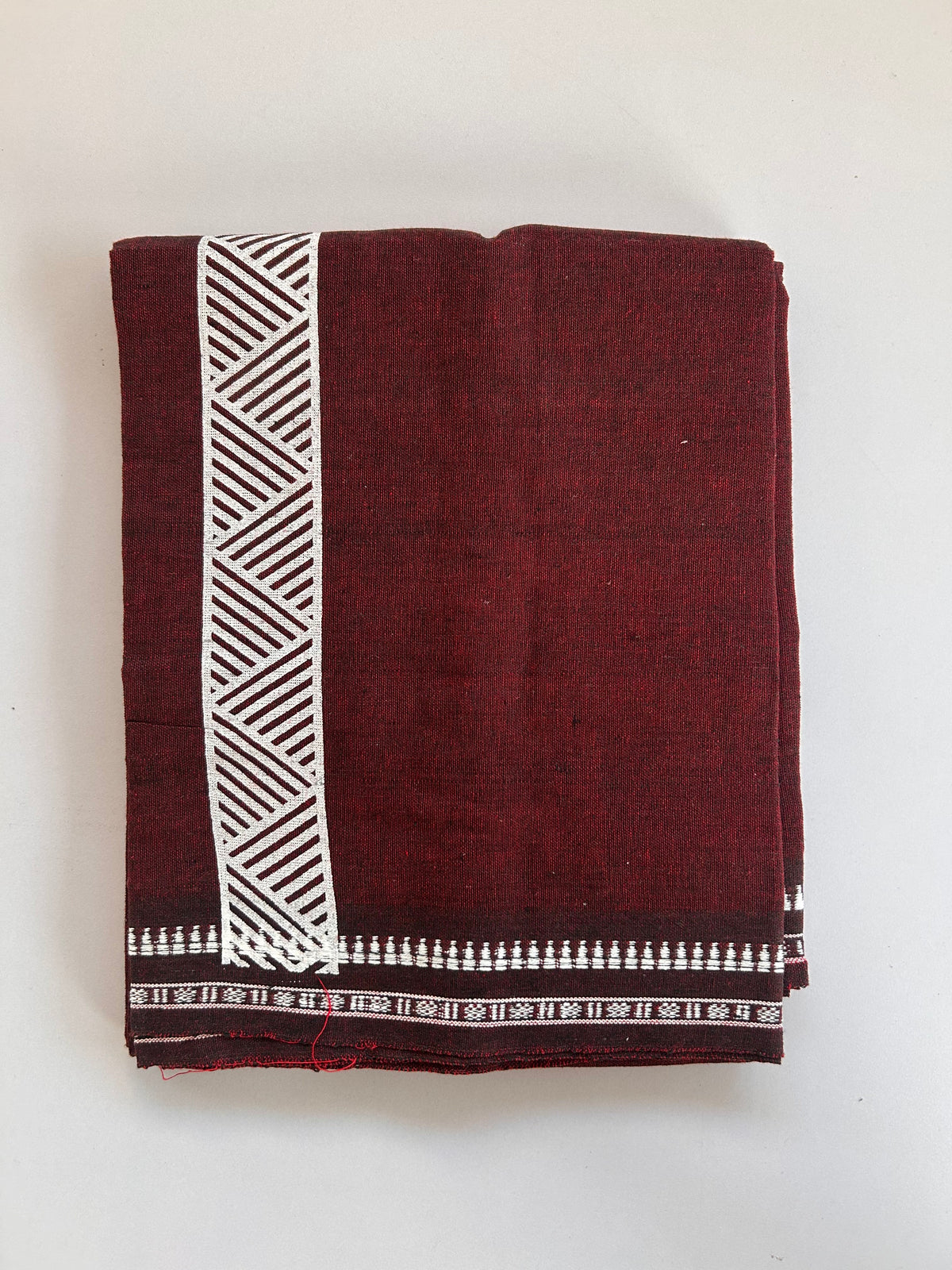 Single Kaily / Lungi - Kaitharikada - Mixed Cotton - 2/40s twisted - 2 inch White Printed Design Kuppadam Kara Maroon & Black Colour Body (2 meter / 4 muzham) - 51 KK8089 SAT