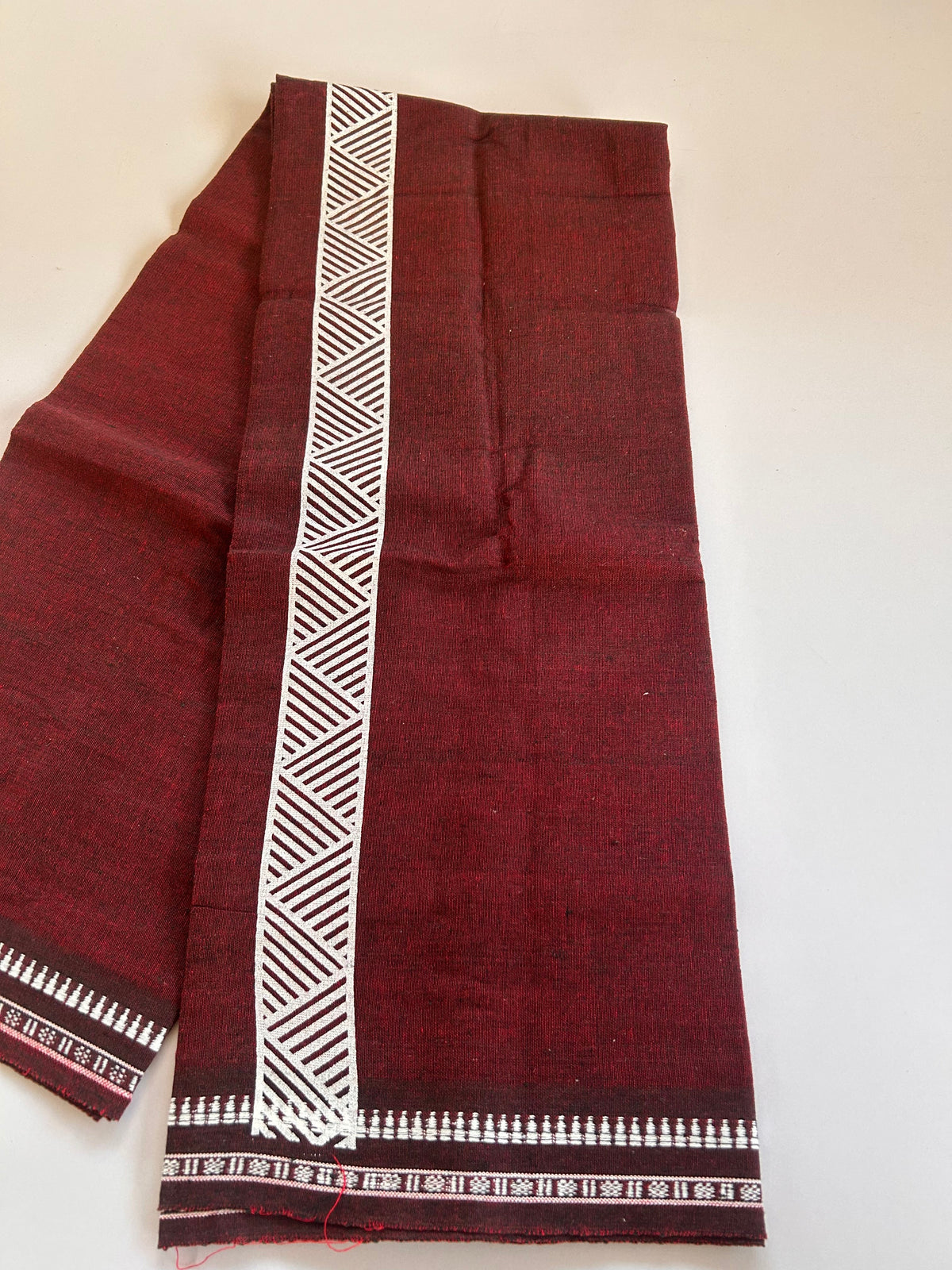 Single Kaily / Lungi - Kaitharikada - Mixed Cotton - 2/40s twisted - 2 inch White Printed Design Kuppadam Kara Maroon & Black Colour Body (2 meter / 4 muzham) - 51 KK8089 SAT
