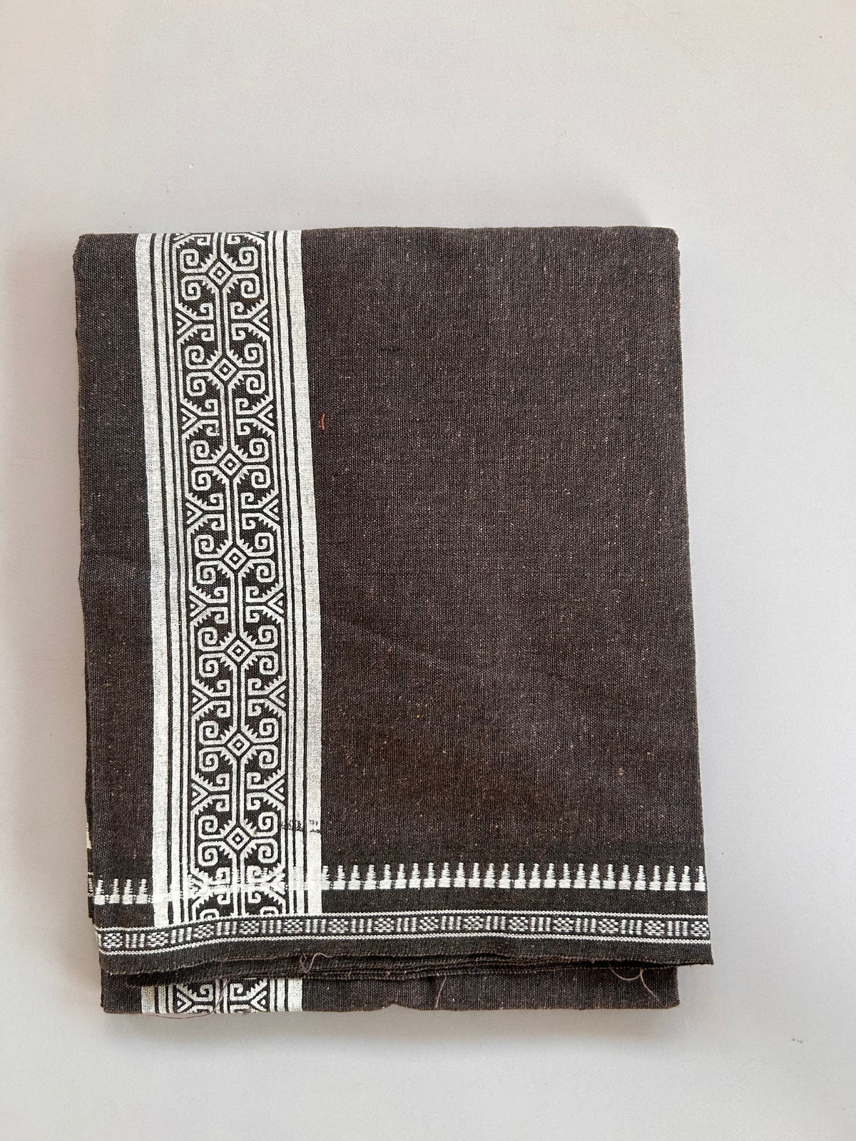 Single Kaily / Lungi - Kaitharikada - Mixed Cotton - 2/40s twisted - 2 inch White Printed Design Kuppadam Kara Purplish Brown & Black Colour Body (2 meter / 4 muzham) - 52 KK8090 SAT