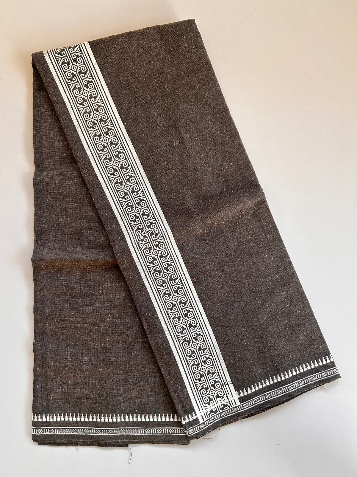 Single Kaily / Lungi - Kaitharikada - Mixed Cotton - 2/40s twisted - 2 inch White Printed Design Kuppadam Kara Purplish Brown & Black Colour Body (2 meter / 4 muzham) - 52 KK8090 SAT