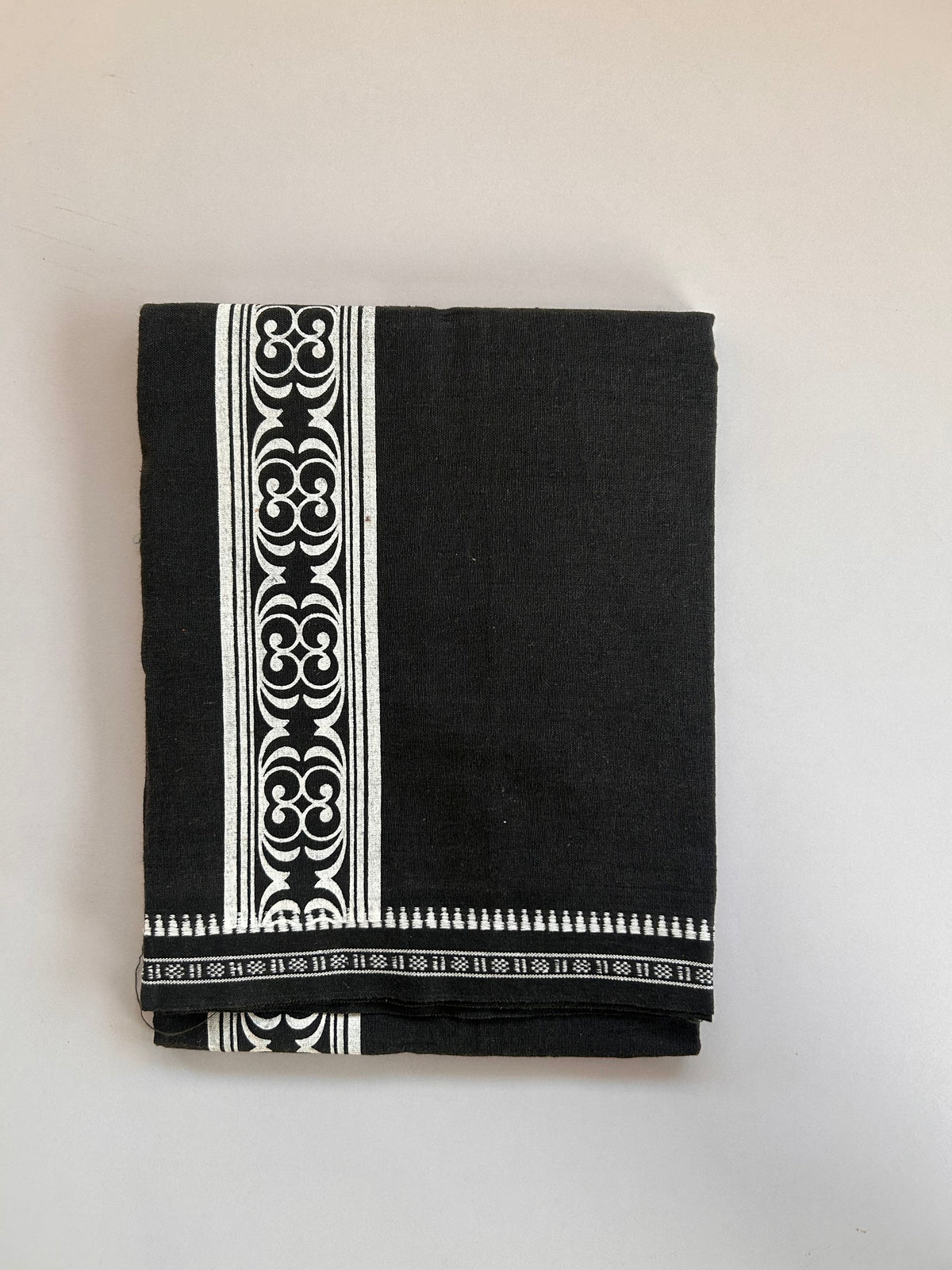 Single Kaily / Lungi - Kaitharikada - Mixed Cotton - 2/40s twisted - 2 inch White Printed Design Kuppadam Kara Ash Black Colour Body (2 meter / 4 muzham) - 59 KK8090 SAT