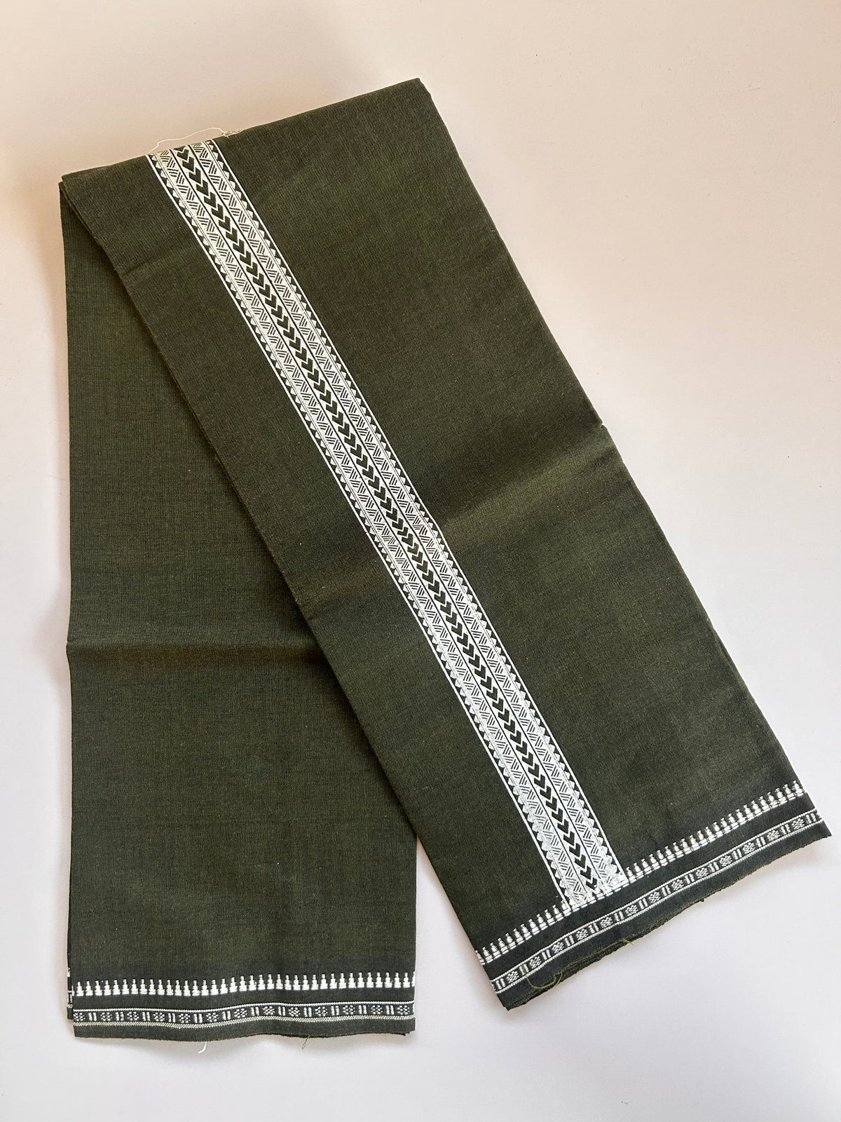 Single Kaily / Lungi - Kaitharikada - Mixed Cotton - 2/40s twisted - 2 inch White Printed Design Kuppadam Kara Olive Green & Black Colour Body (2 meter / 4 muzham) - 61 KK8090 SAT