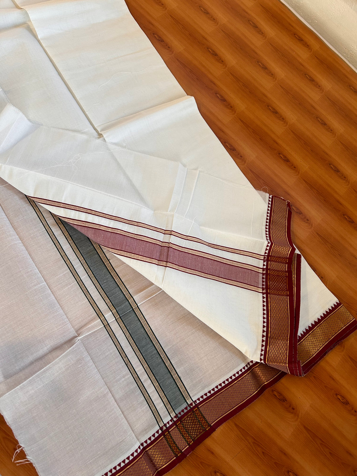Pure White Double Mundu/Dhoti - 20% Discount ! KaithariKada - Mixed Cotton  60s Thread - 1.5 inch Green & Maroon Gold Kasav Kara 4 mtr (8.5 muzham) - 4 KK5529 SAR