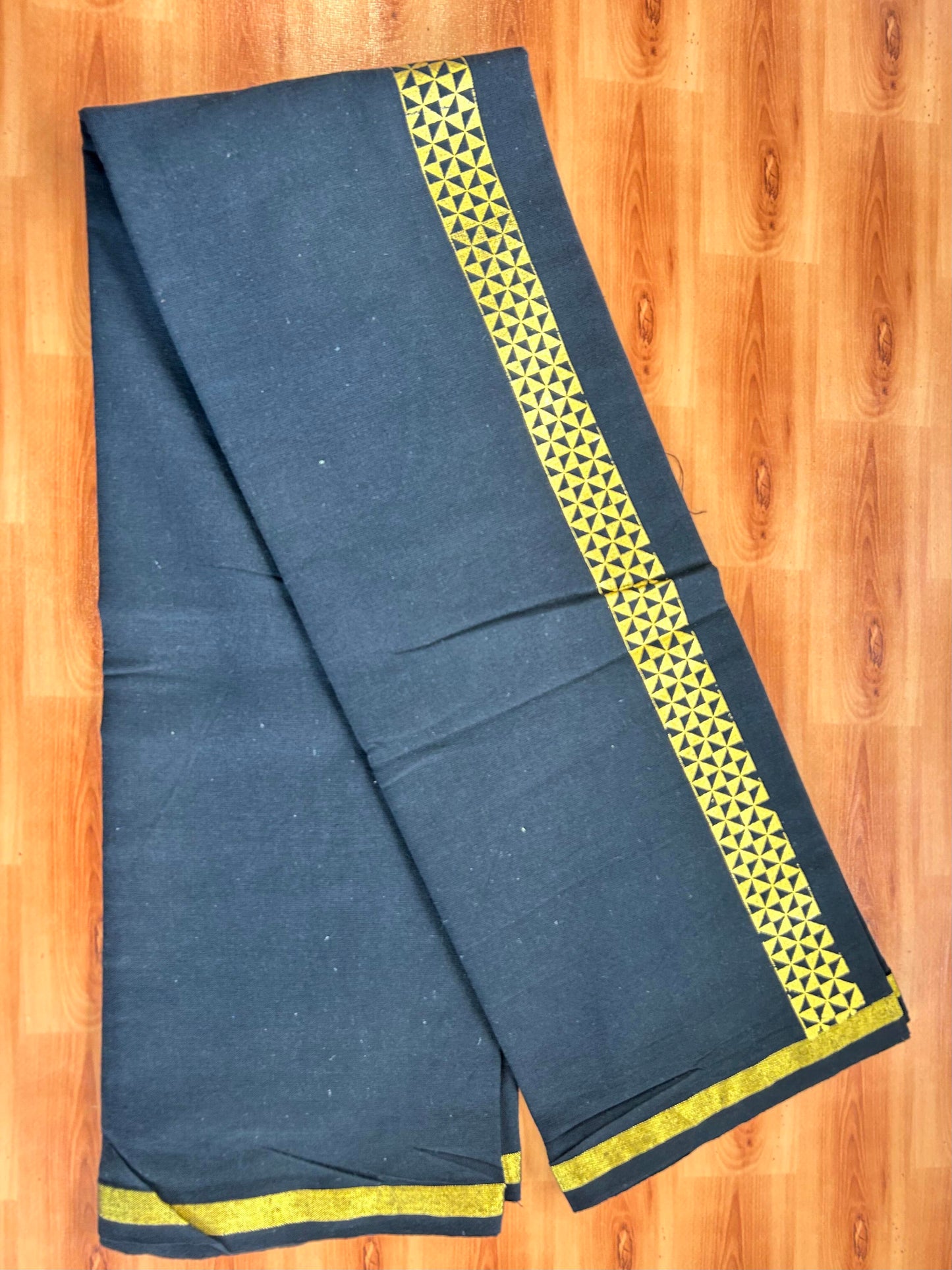 Kaitharikada - Single Kaily / Lungi - Mixed Cotton - 40s twisted - 1.5 inch Light Gold Kasav Printed Design Kara with Black colour body (2 meter / 4 muzham) - 31 KK8058 GAN