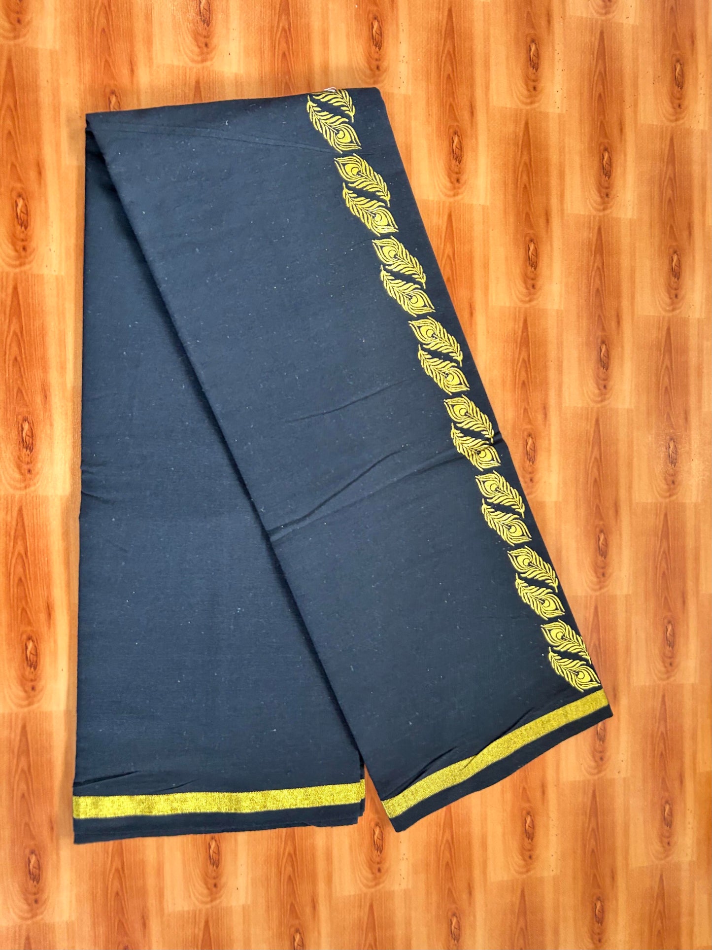 Kaitharikada - Single Kaily / Lungi - Mixed Cotton - 40s twisted - 1.5 inch Light Gold Kasav Peacock Feather Printed Design Kara with Black colour body (2 meter / 4 muzham) - 34 KK8058 GAN