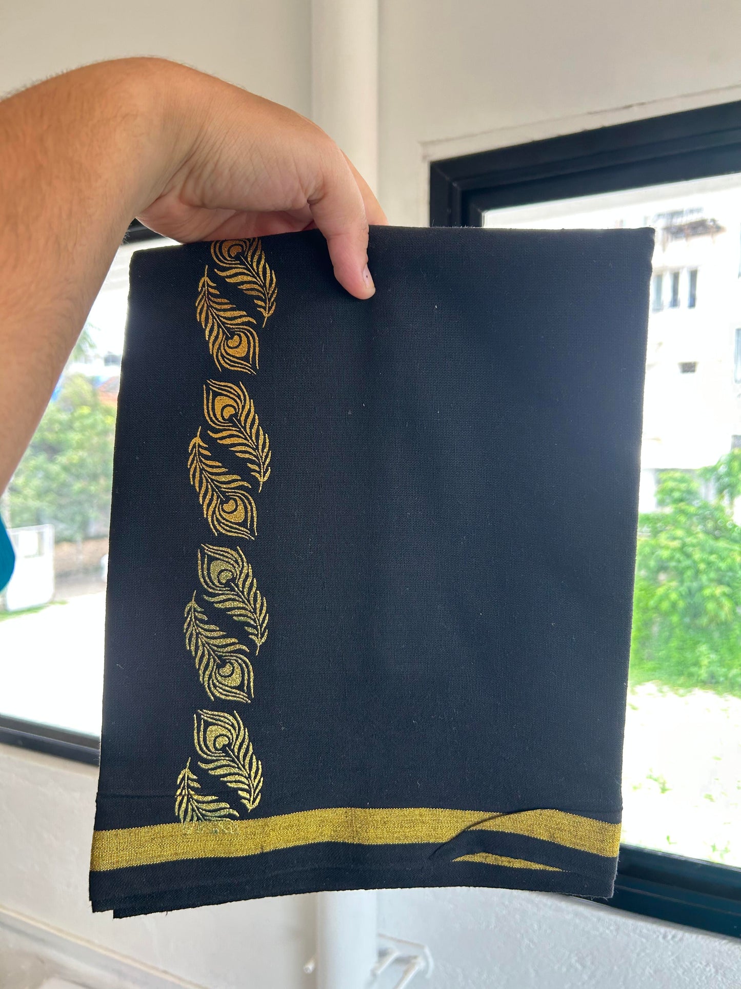 Kaitharikada - Single Kaily / Lungi - Mixed Cotton - 40s twisted - 1.5 inch Light Gold Kasav Peacock Feather Printed Design Kara with Black colour body (2 meter / 4 muzham) - 34 KK8058 GAN