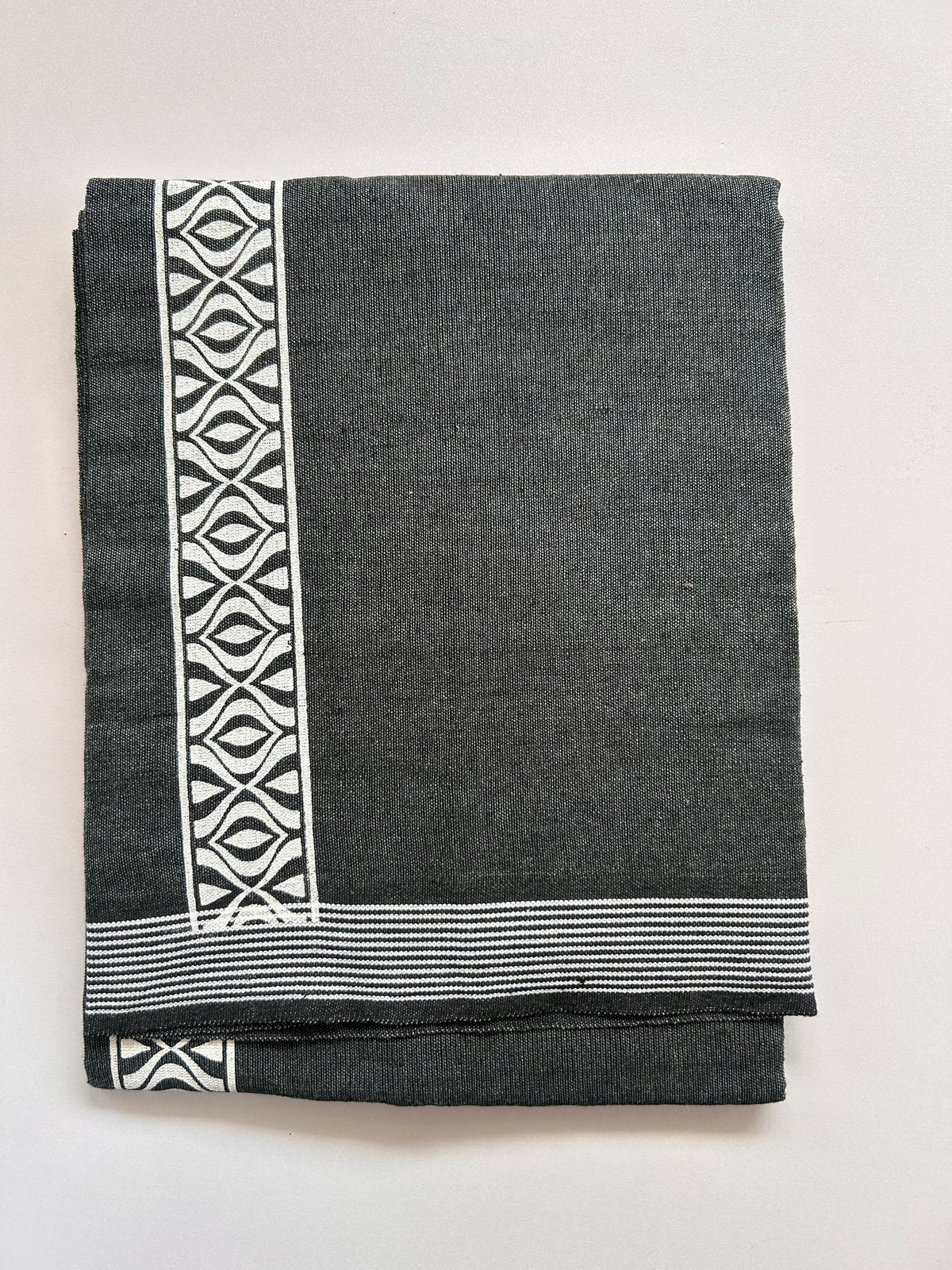 Single Kaily / Lungi - Kaitharikada - Mixed Cotton - 2/40s twisted - 2 inch White Printed Design Kara Pestel Green & Black Colour Body (2 meter / 4 muzham) - 83 KK8090 SAT