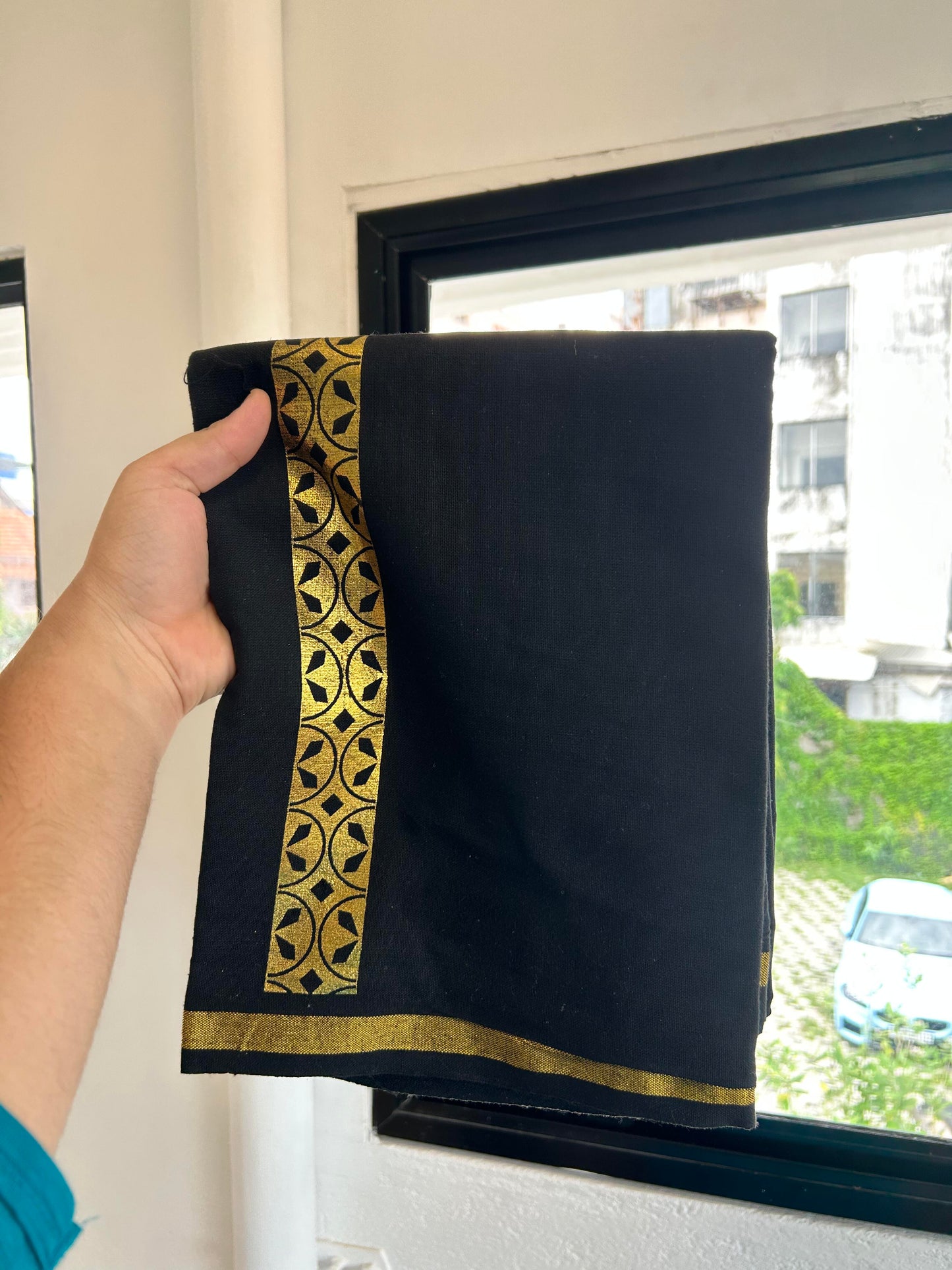 Kaitharikada - Single Kaily / Lungi - Mixed Cotton - 40s twisted - 1.5 inch Light Gold Kasav Printed Design Kara with Black colour body (2 meter / 4 muzham) - 33 KK8058 GAN