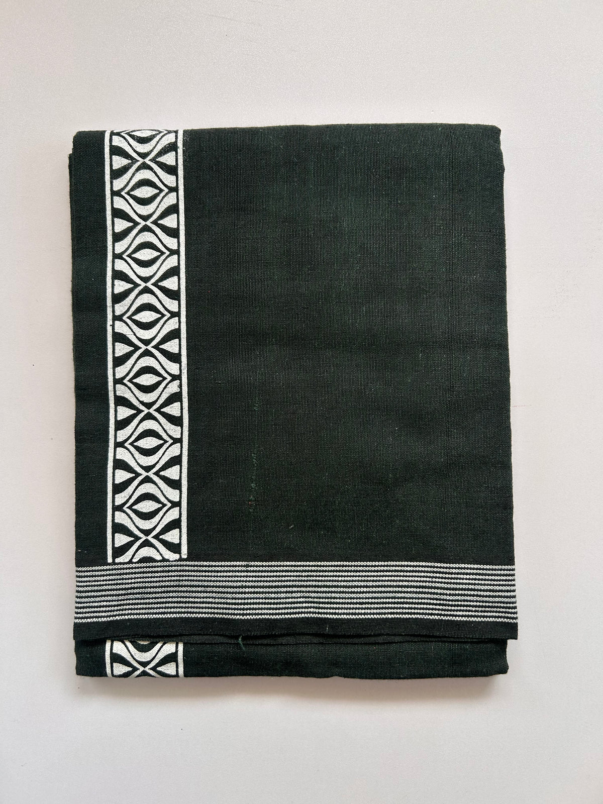 Single Kaily / Lungi - Kaitharikada - Mixed Cotton - 2/40s twisted - 2 inch White Printed Design Kara Dark Green & Black Colour Body (2 meter / 4 muzham) - 82 KK8090 SAT