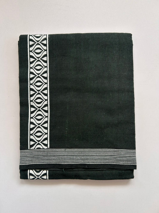 Single Kaily / Lungi - Kaitharikada - Mixed Cotton - 2/40s twisted - 2 inch White Printed Design Kara Dark Green & Black Colour Body (2 meter / 4 muzham) - 82 KK8090 SAT