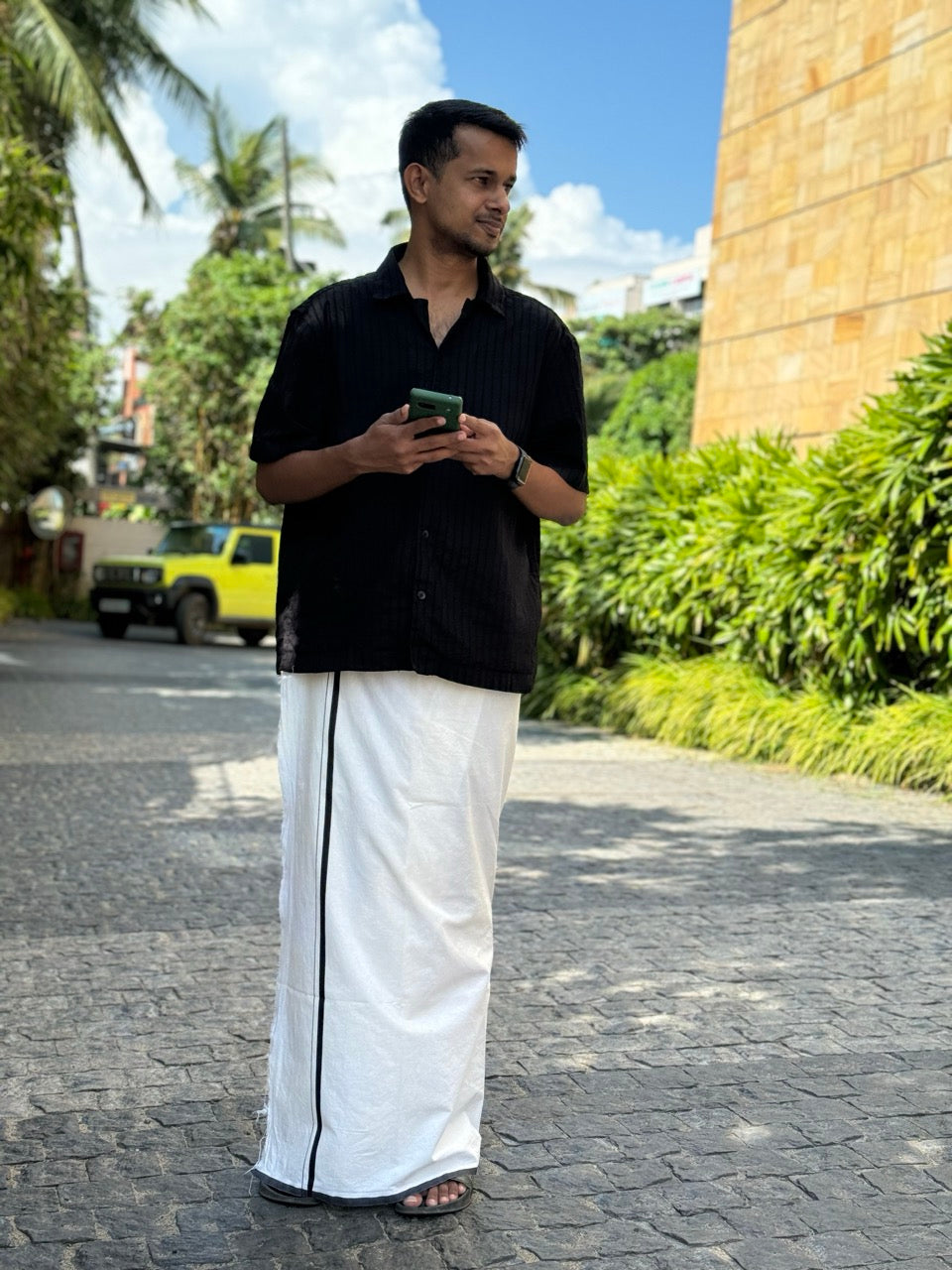 4% DISCOUNT ! KaithariKada Balaramapuram 100%  Cotton Single Off white (Unbleached) Mundu/Dhoti-(60S)- 0.5 inch (2 meter / 4 muzham) BLACK Kara - 14KK76MC.