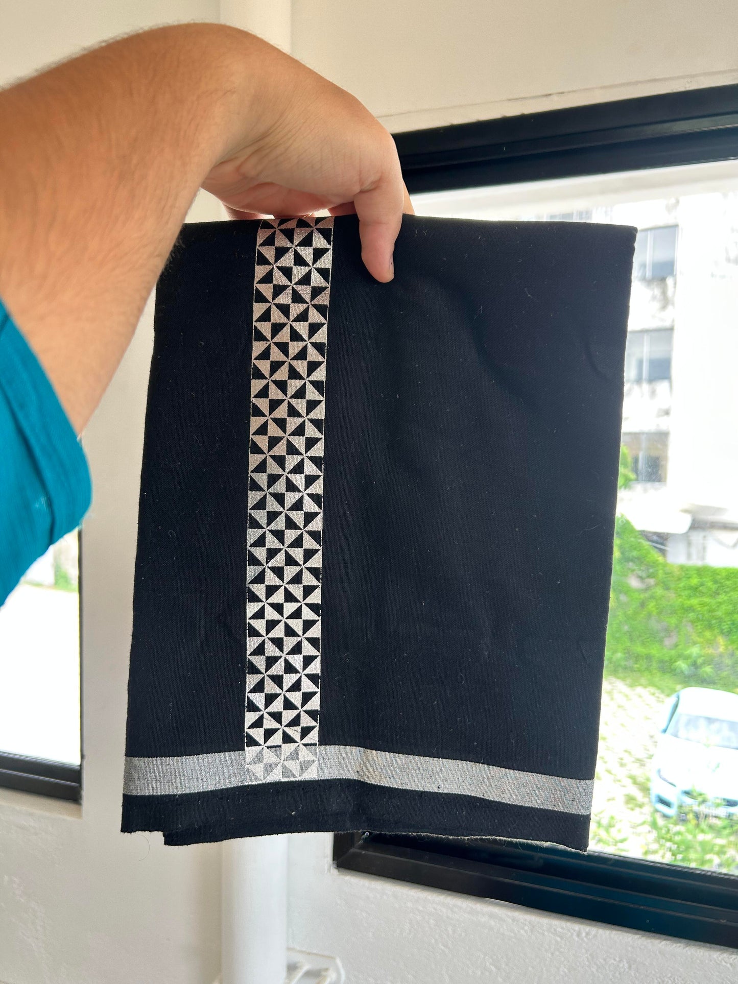 Kaitharikada - Single Kaily / Lungi - Mixed Cotton - 40s twisted - 1.5 inch Silver Kasav Printed Design Kara with Black colour body (2 meter / 4 muzham) - 30 KK8058 GAN