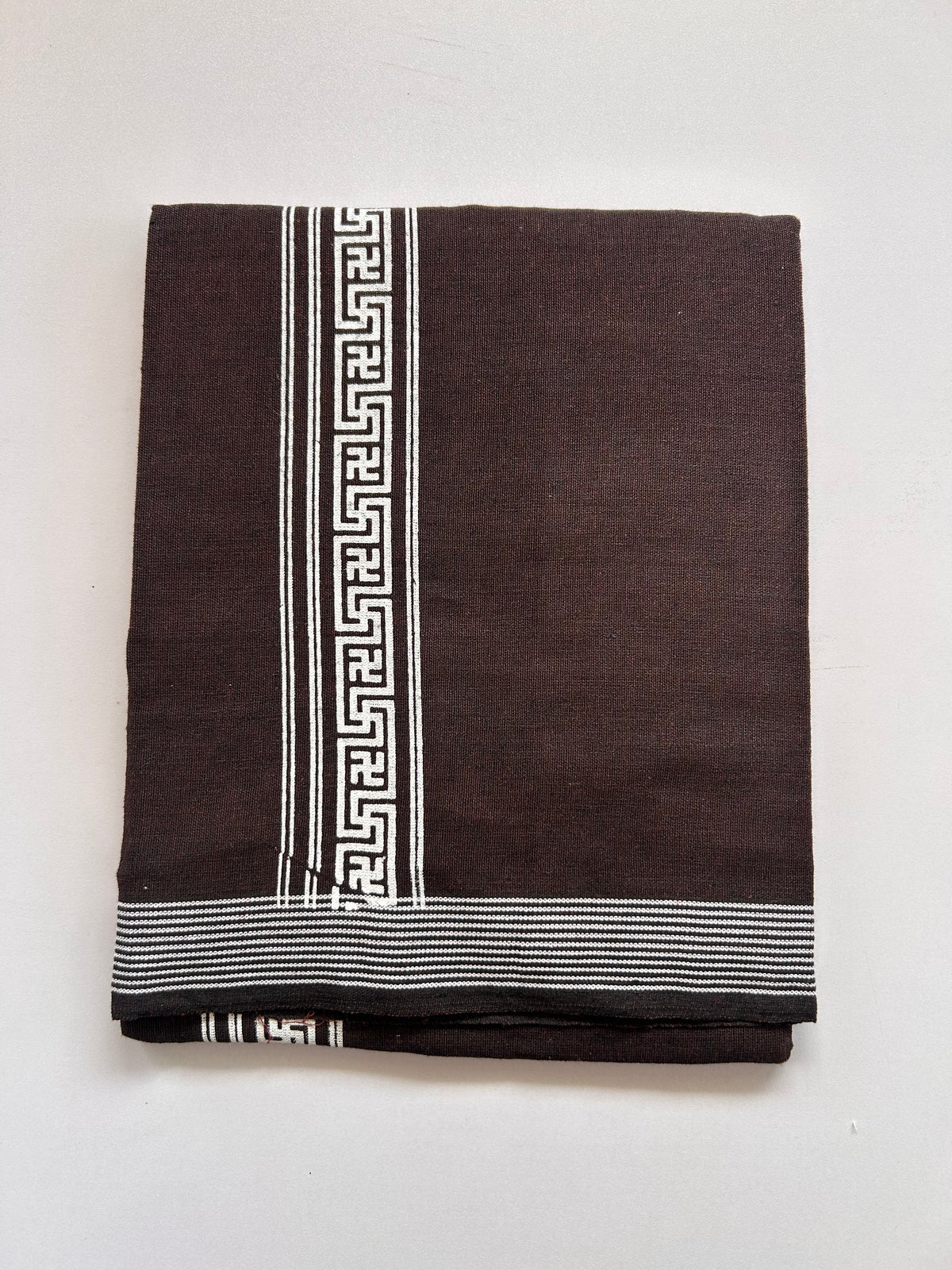 Single Kaily / Lungi - Kaitharikada - Mixed Cotton - 2/40s twisted - 2 inch White Printed Design Kara Coffee Brown & Ash Black Colour Body (2 meter / 4 muzham) - 81 KK8090 SAT