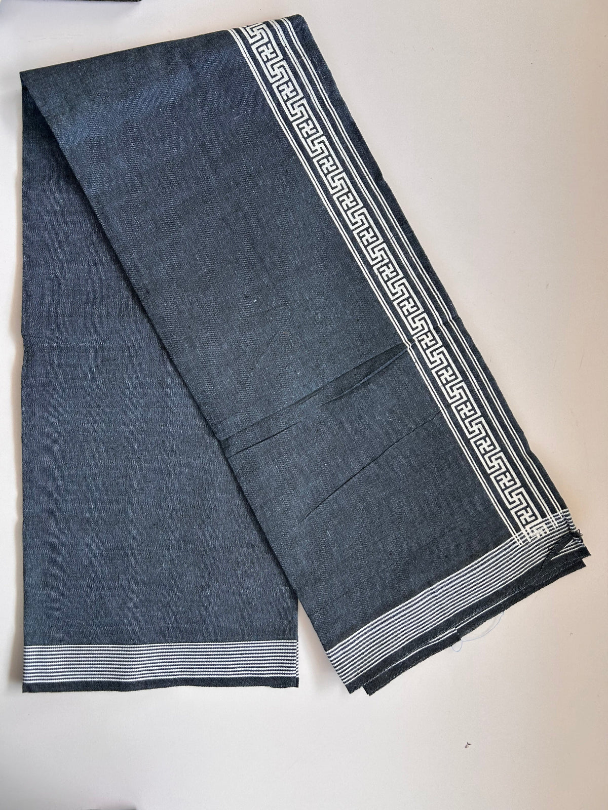Single Kaily / Lungi - Kaitharikada - Mixed Cotton - 2/40s twisted - 2 inch White Printed Design Kara Sky Blue & Ash Black Colour Body (2 meter / 4 muzham) - 80 KK8090 SAT