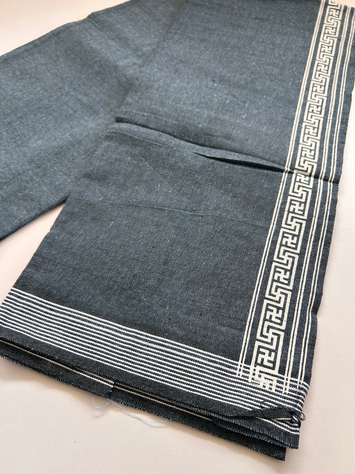 Single Kaily / Lungi - Kaitharikada - Mixed Cotton - 2/40s twisted - 2 inch White Printed Design Kara Sky Blue & Ash Black Colour Body (2 meter / 4 muzham) - 80 KK8090 SAT