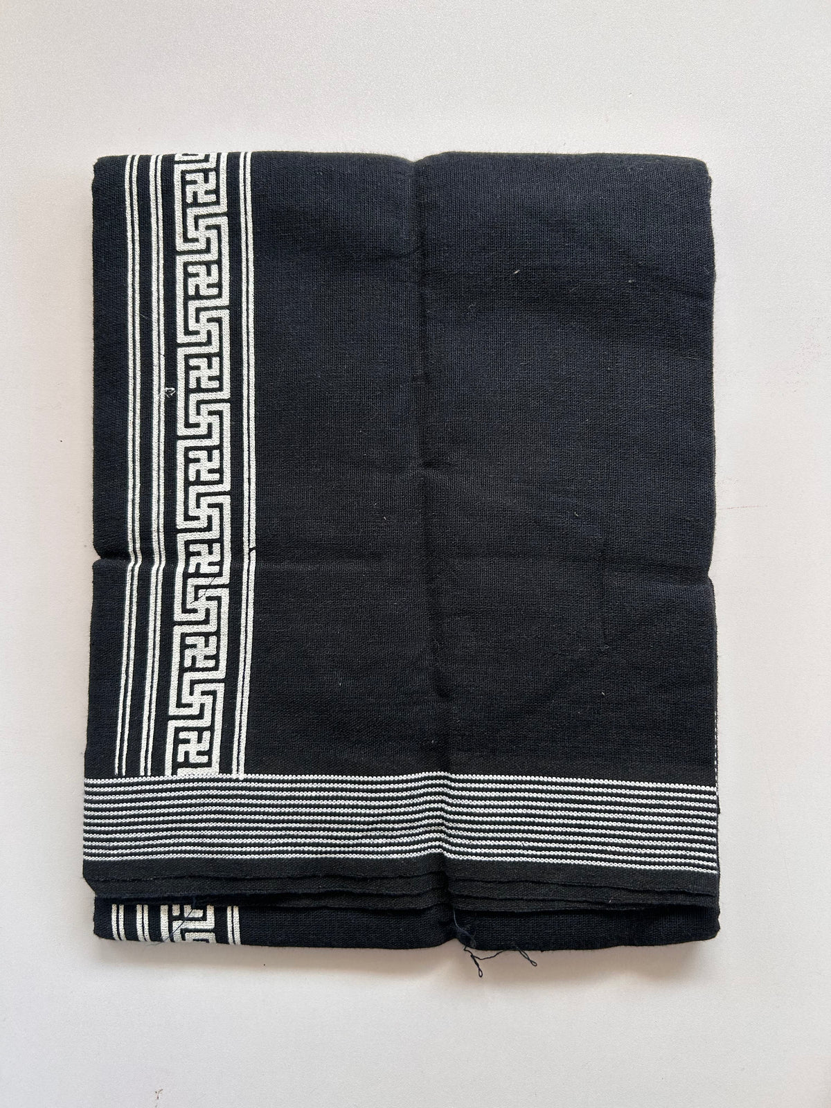 Single Kaily / Lungi - Kaitharikada - Mixed Cotton - 2/40s twisted - 2 inch White Printed Design Kara Navy Blue & Ash Black Colour Body (2 meter / 4 muzham) - 79 KK8090 SAT