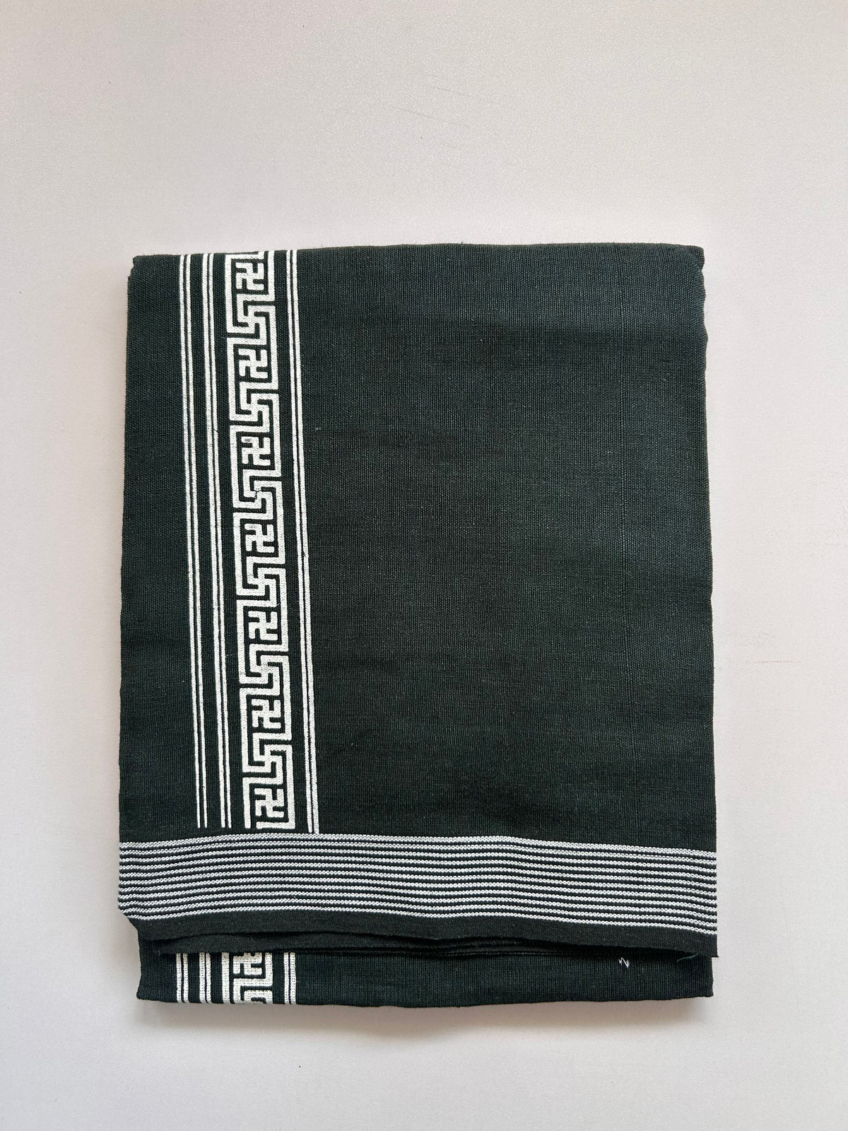 Single Kaily / Lungi - Kaitharikada - Mixed Cotton - 2/40s twisted - 2 inch White Printed Design Kara Dark Green & Ash Black Colour Body (2 meter / 4 muzham) - 78 KK8090 SAT