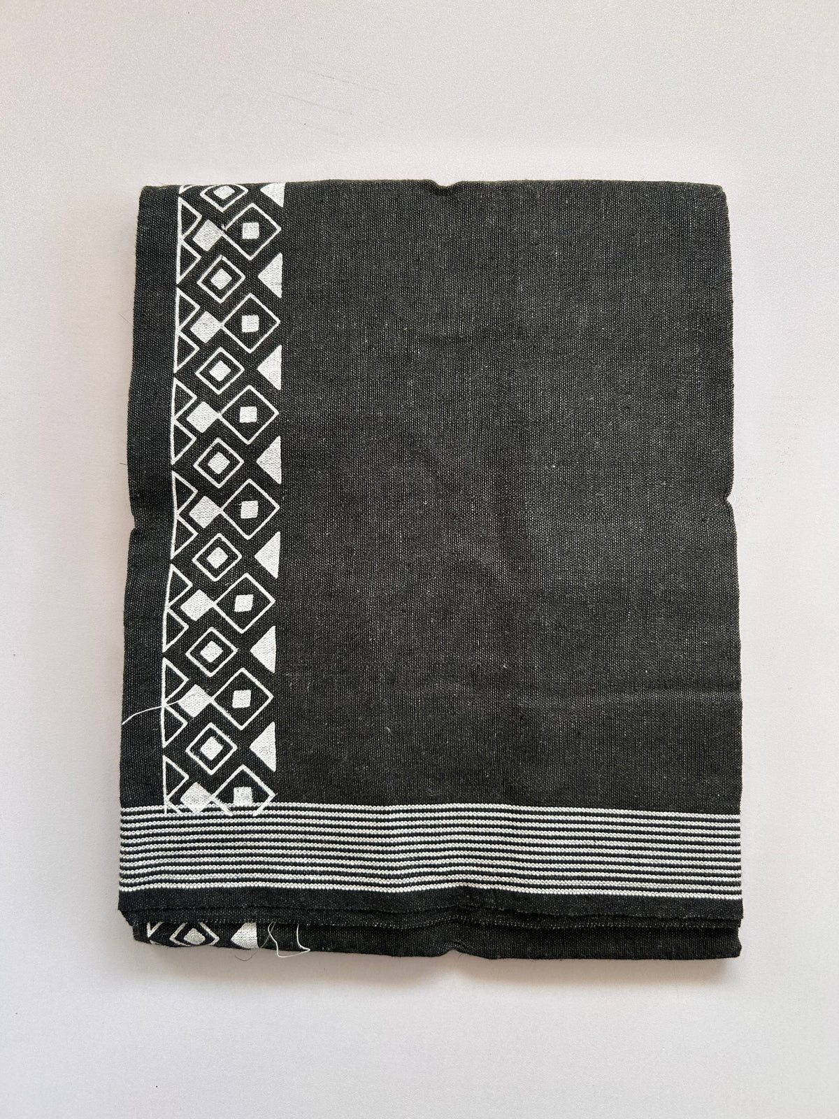 Single Kaily / Lungi - Kaitharikada - Mixed Cotton - 2/40s twisted - 2 inch White Printed Design Kara Sage Green & Ash Black Colour Body (2 meter / 4 muzham) - 75 KK8090 SAT