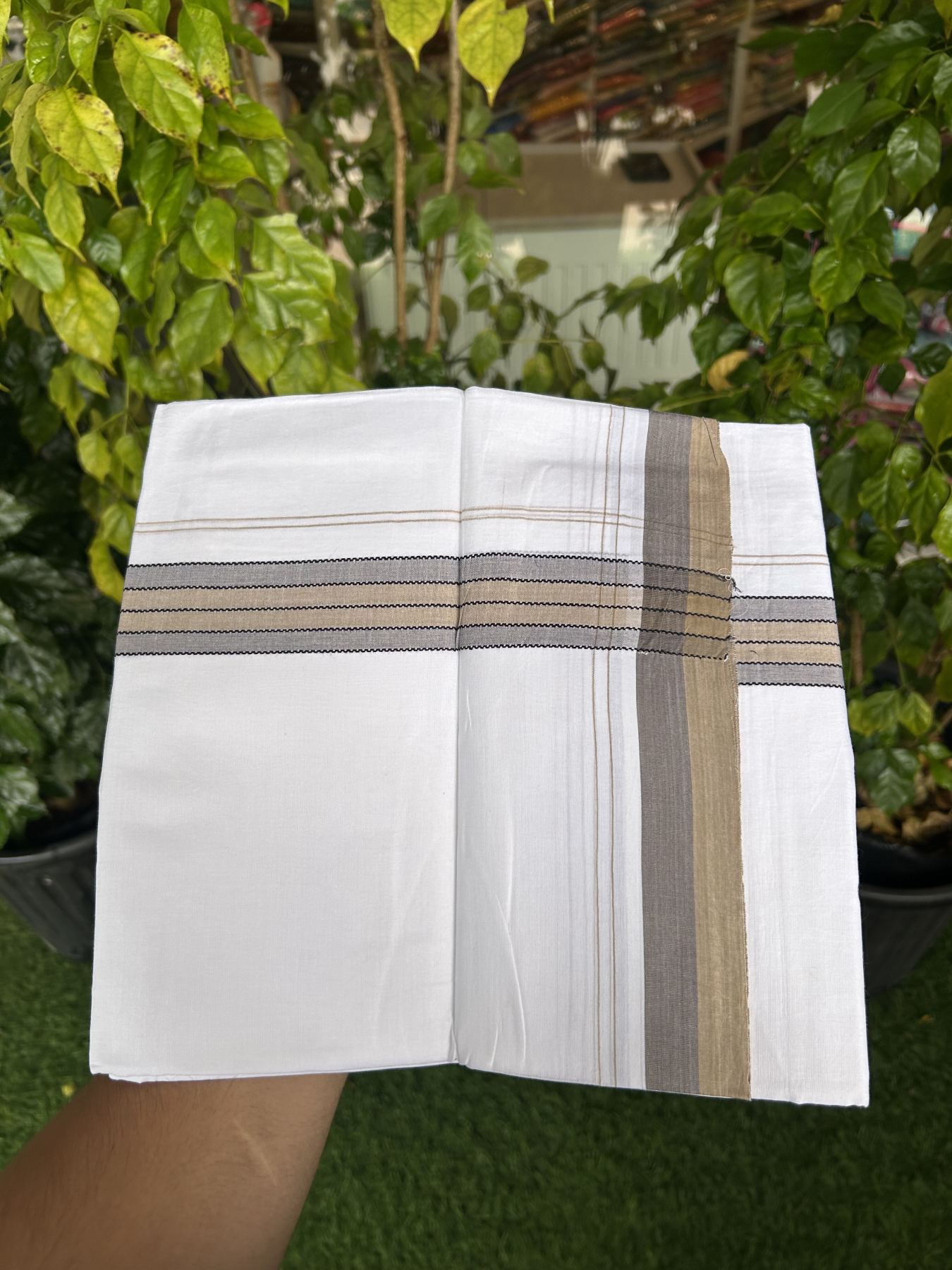 20% Discount! KaithariKada Balaramapuram 100% Cotton Double Pure white Mundu/Dhoti- 100x80 - 1.25 inch Olive Brown shaded kara - 3.75 mtr ( 8 muzham) - 63 KK5315 VAS