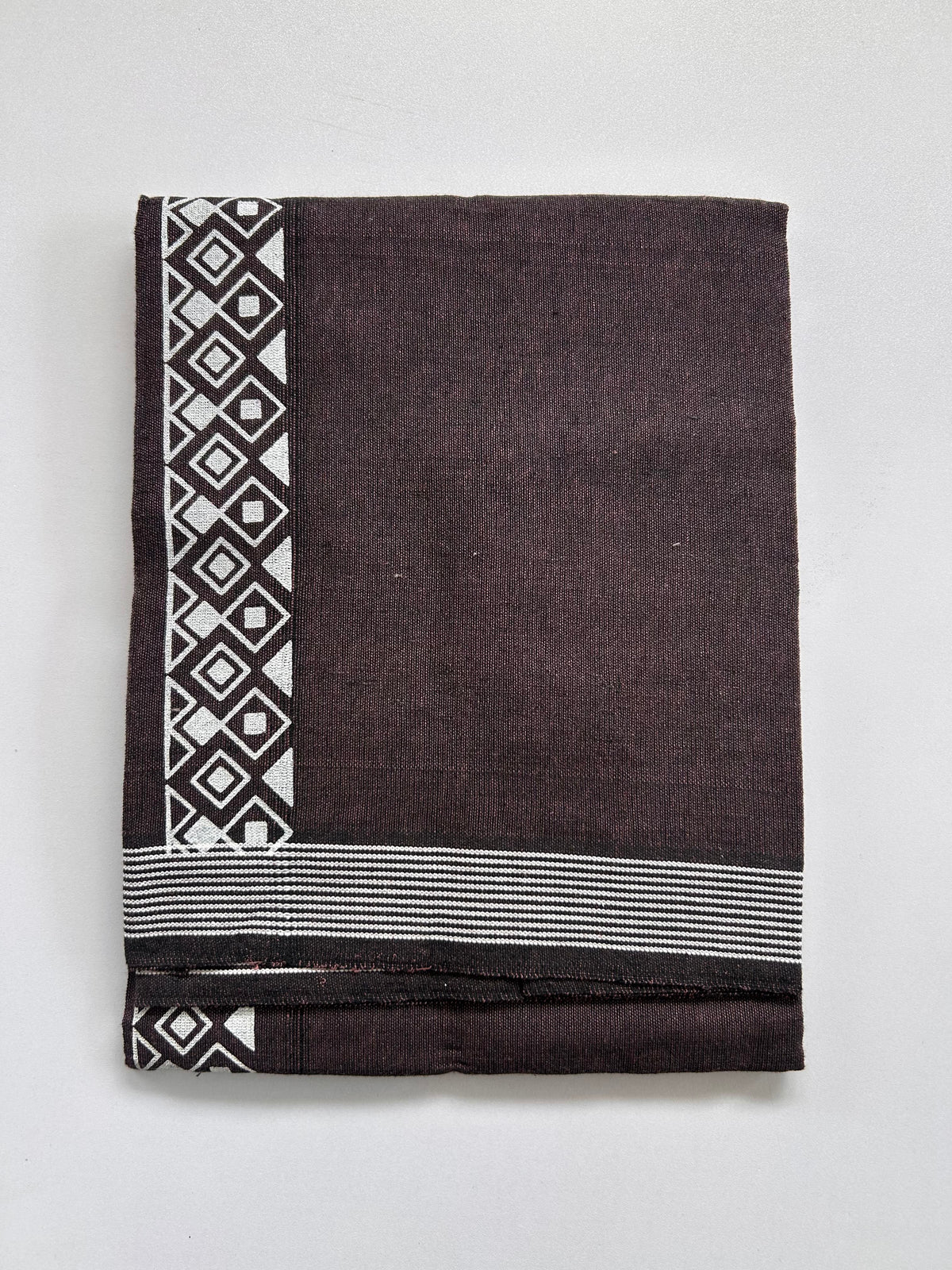 Single Kaily / Lungi - Kaitharikada - Mixed Cotton - 2/40s twisted - 2 inch White Printed Design Kara Dusty Rose & Ash Black Colour Body (2 meter / 4 muzham) - 73 KK8090 SAT
