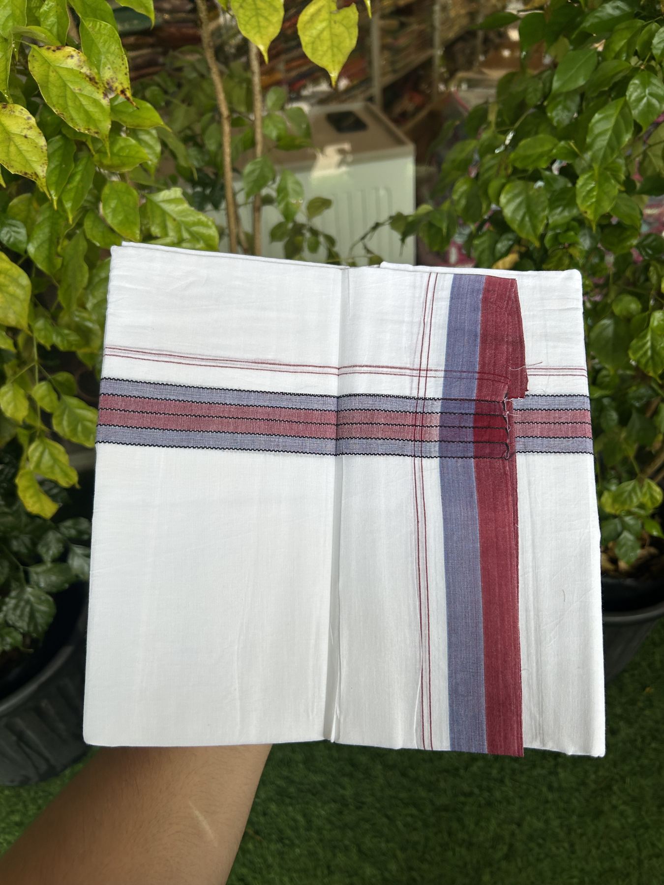 20% Discount! KaithariKada Balaramapuram 100% Cotton Double Pure white Mundu/Dhoti- 100x80 - 1.25 inch Blue & Maroon shaded kara - 3.75 mtr ( 8 muzham) - 57 KK5315 VAS