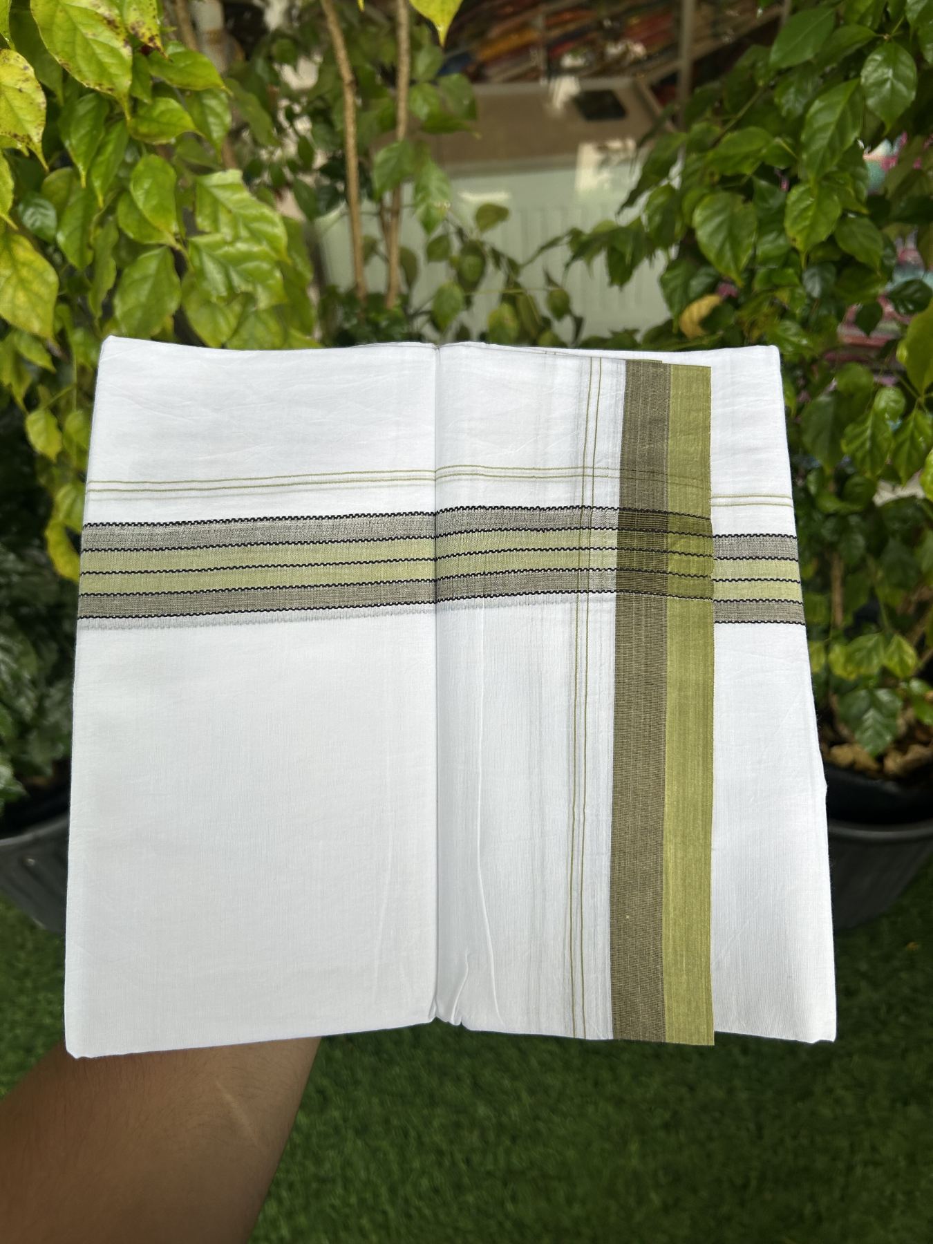 20% Discount! KaithariKada Balaramapuram 100% Cotton Double Pure white Mundu/Dhoti- 100x80 - 1.25 inch Olive Green & Brown shaded kara - 3.75 mtr ( 8 muzham) - 62 KK5315 VAS