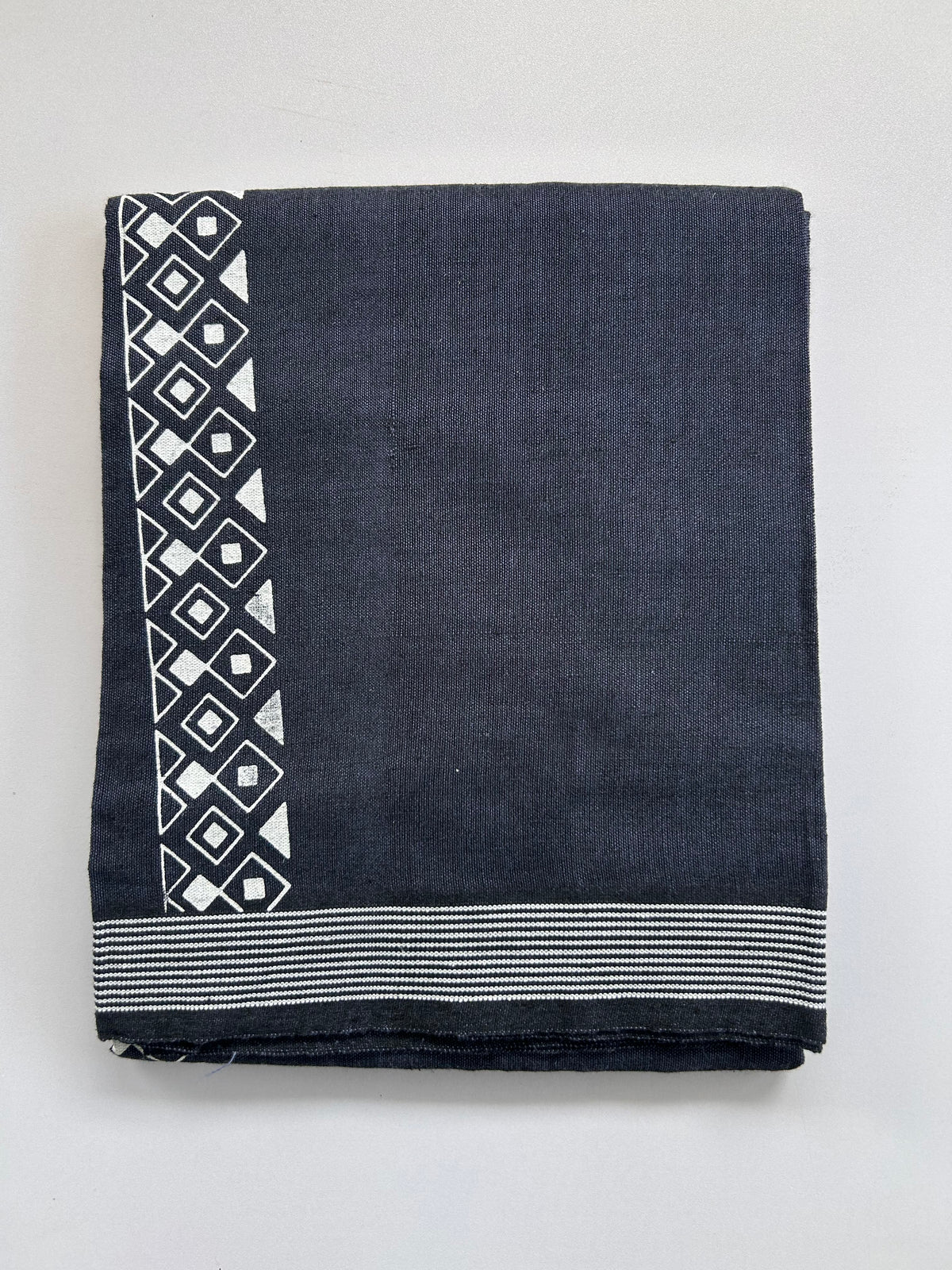 Single Kaily / Lungi - Kaitharikada - Mixed Cotton - 2/40s twisted - 2 inch White Printed Design Kara Midnight Blue & Black Colour Body (2 meter / 4 muzham) - 71 KK8090 SAT