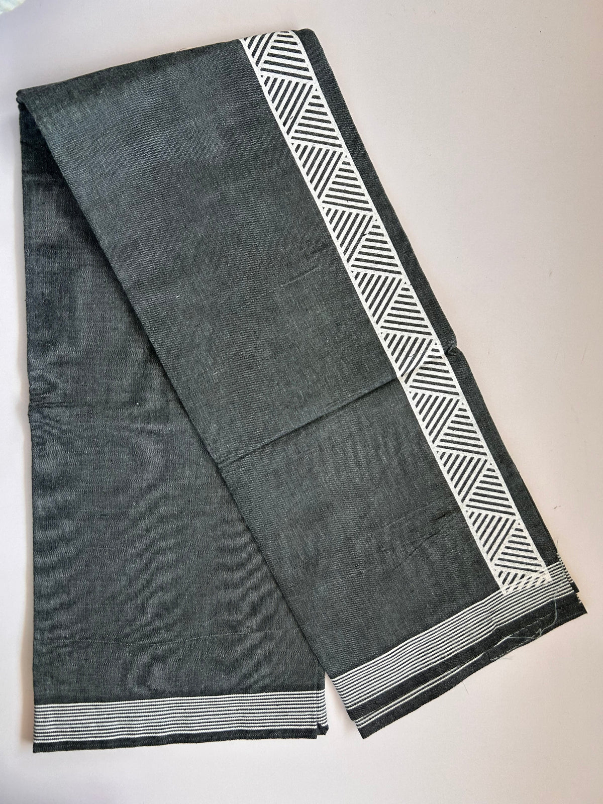 Single Kaily / Lungi - Kaitharikada - Mixed Cotton - 2/40s twisted - 2 inch White Printed Design Kara Ash Blue & Black Colour Body (2 meter / 4 muzham) - 70 KK8090 SAT