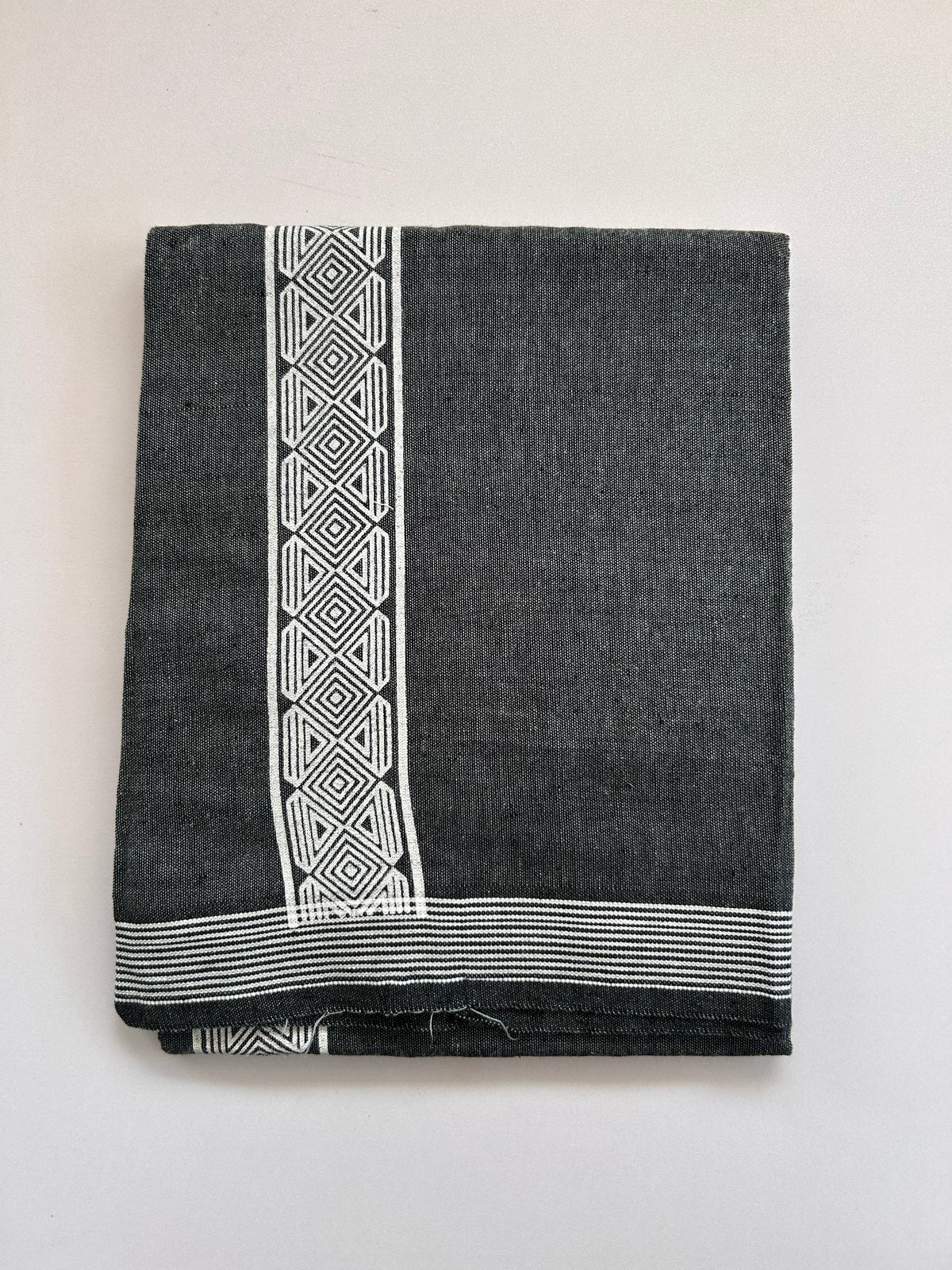 Single Kaily / Lungi - Kaitharikada - Mixed Cotton - 2/40s twisted - 2 inch White Printed Design Kara Light Greyish Blue & Black Colour Body (2 meter / 4 muzham) - 67 KK8090 SAT