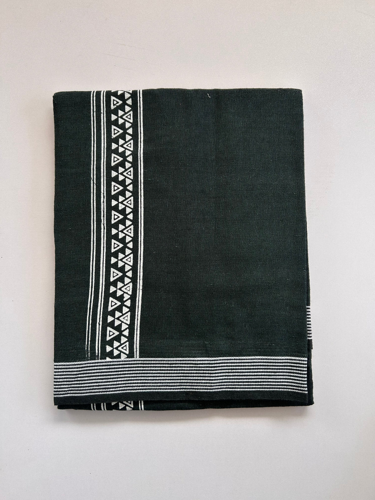 Single Kaily / Lungi - Kaitharikada - Mixed Cotton - 2/40s twisted - 2 inch White Printed Design Kara Dark Green & Black Colour Body (2 meter / 4 muzham) - 64 KK8090 SAT